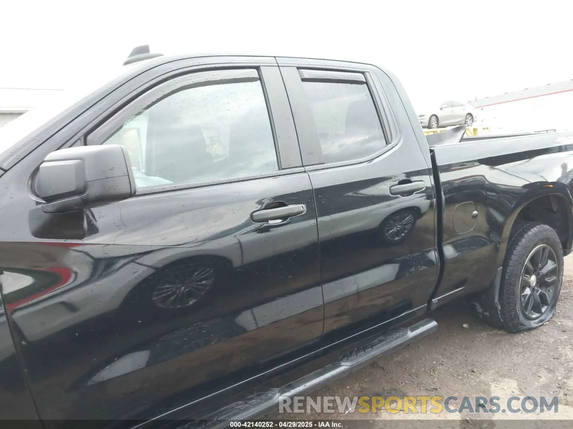 14 Photograph of a damaged car 1GCRYBEK6LZ224069 CHEVROLET SILVERADO 1500 2020
