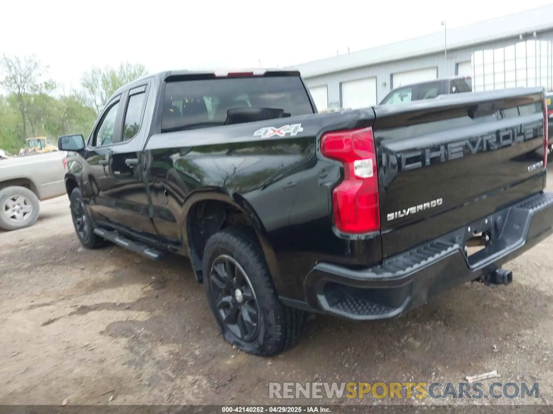 3 Photograph of a damaged car 1GCRYBEK6LZ224069 CHEVROLET SILVERADO 1500 2020
