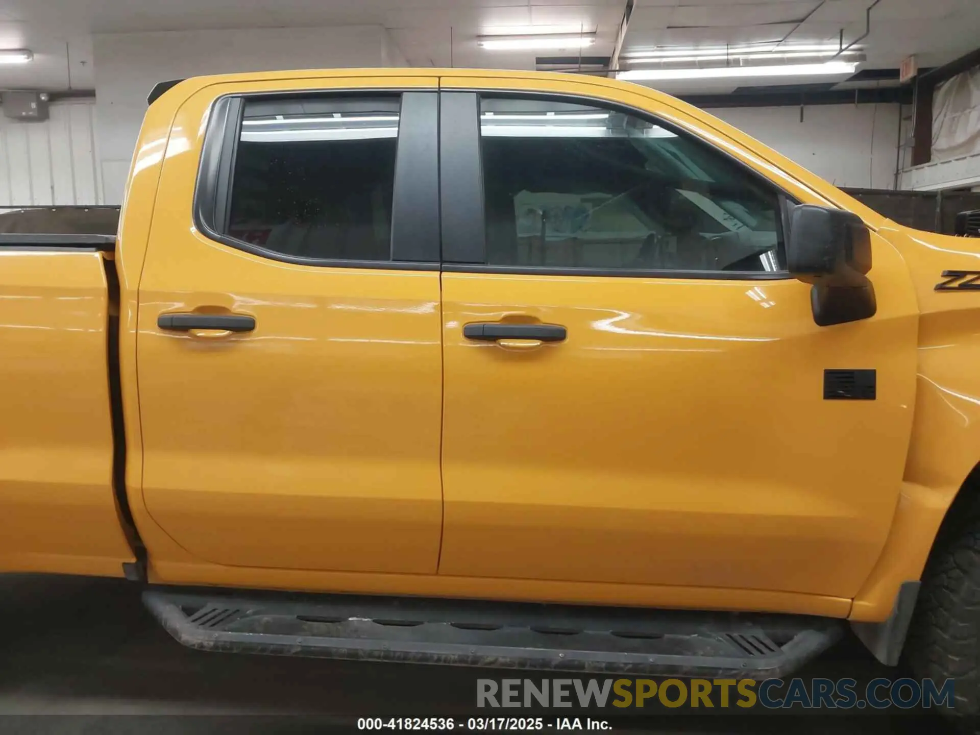 13 Photograph of a damaged car 1GCRYCEF3LZ255532 CHEVROLET SILVERADO 1500 2020