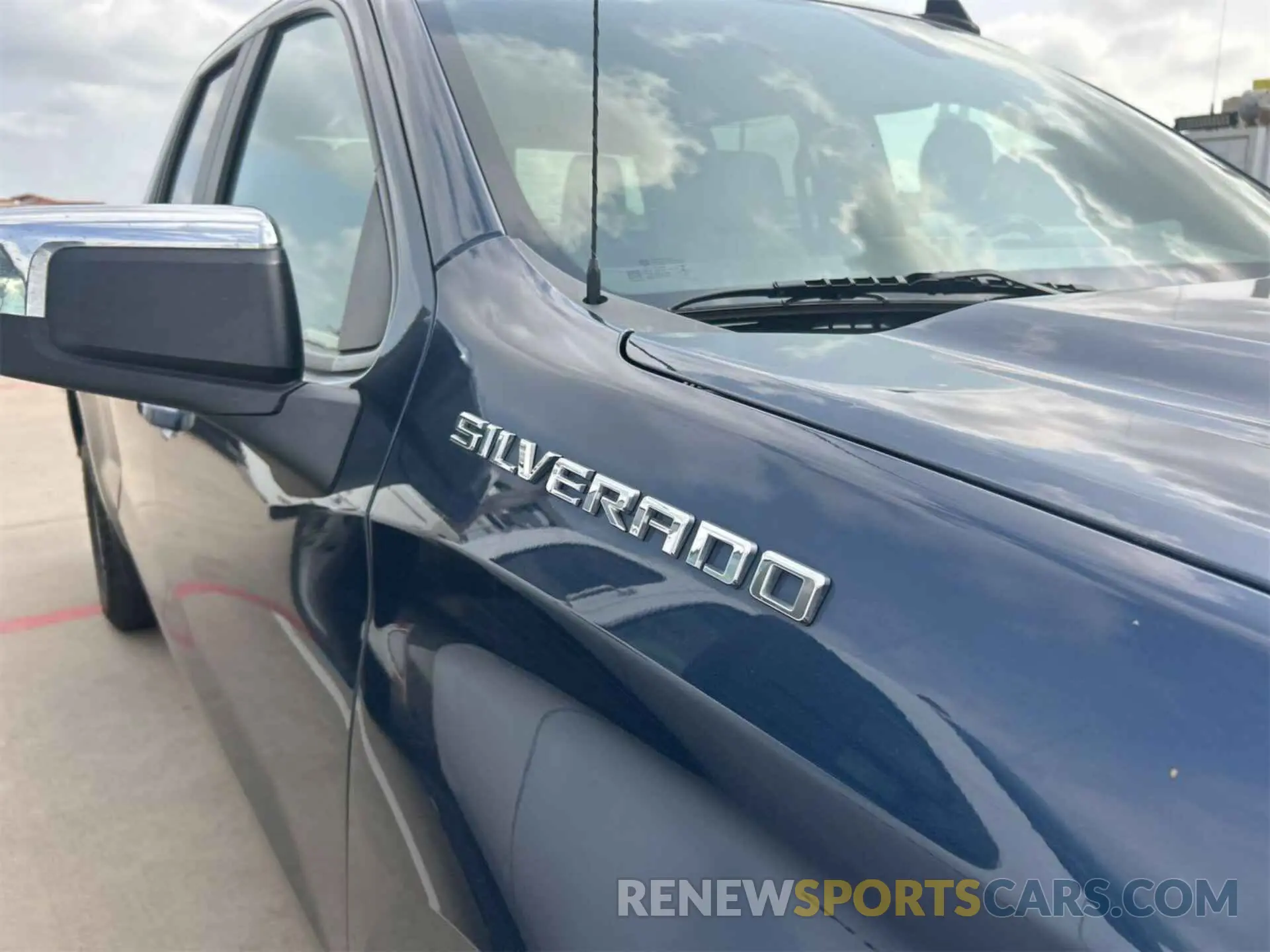 18 Photograph of a damaged car 1GCRYDED3LZ298658 CHEVROLET SILVERADO 1500 2020