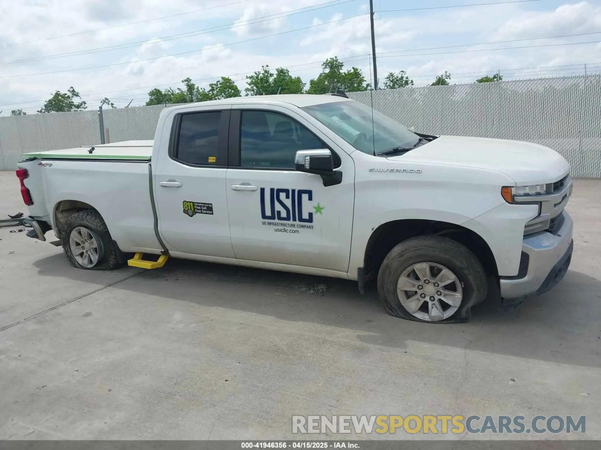 13 Photograph of a damaged car 1GCRYDED4LZ192137 CHEVROLET SILVERADO 1500 2020