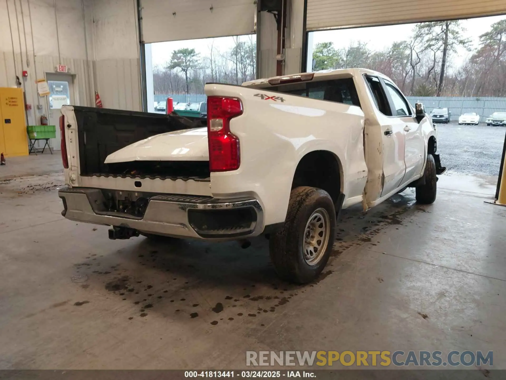 4 Photograph of a damaged car 1GCRYDED9LZ166441 CHEVROLET SILVERADO 1500 2020