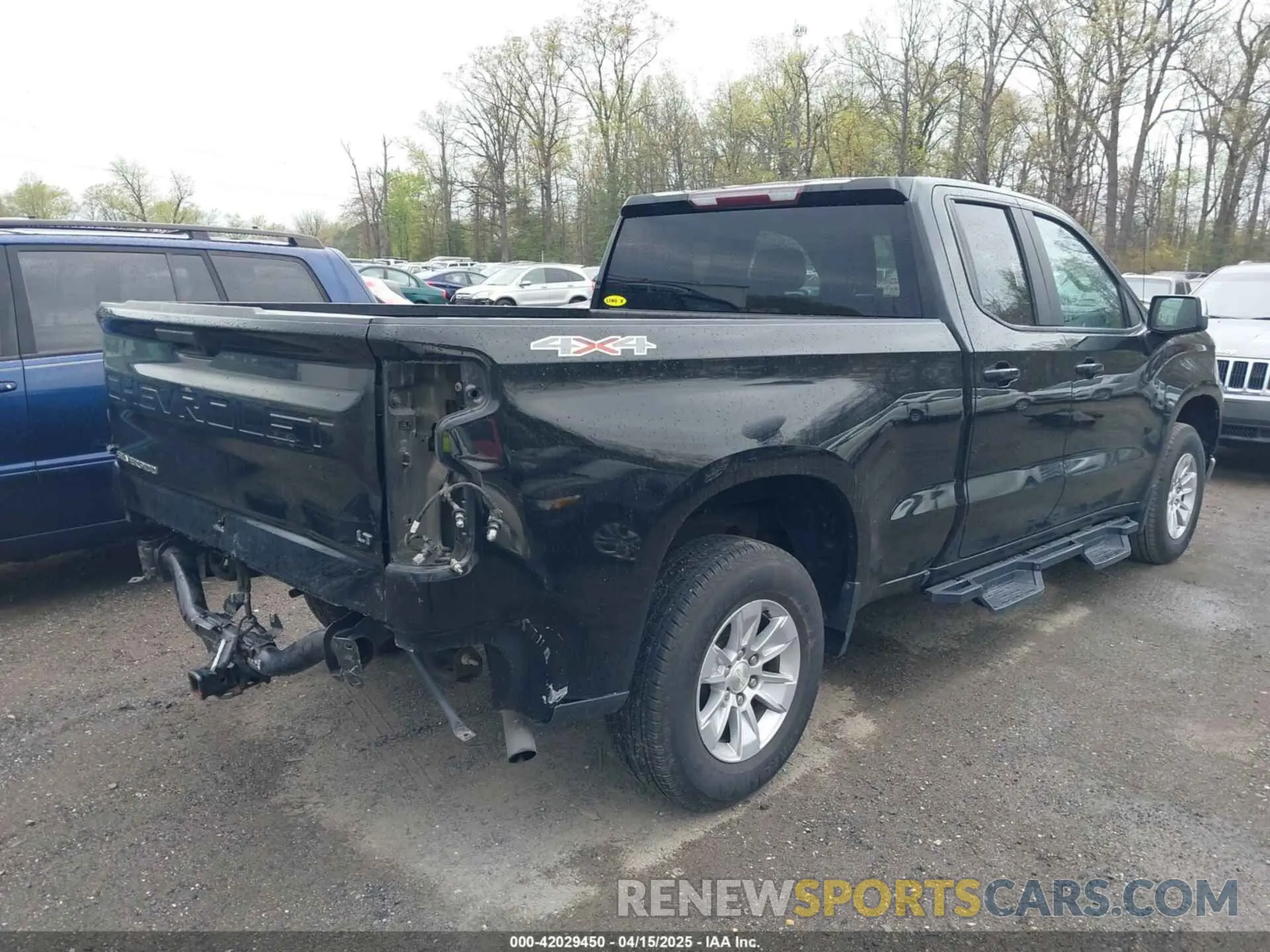 4 Photograph of a damaged car 1GCRYDED9LZ200989 CHEVROLET SILVERADO 1500 2020