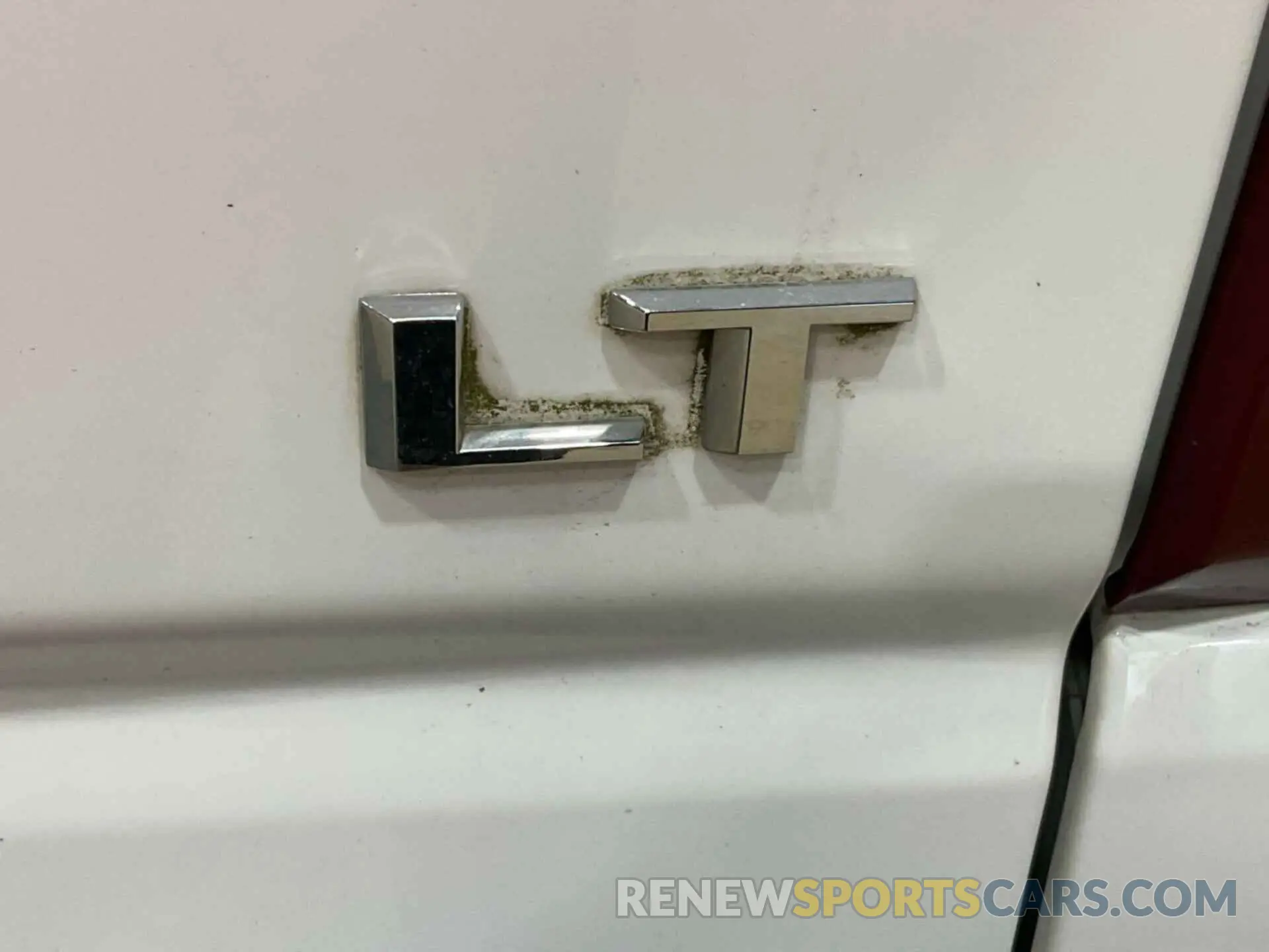 33 Photograph of a damaged car 1GCRYDED9LZ295909 CHEVROLET SILVERADO 1500 2020