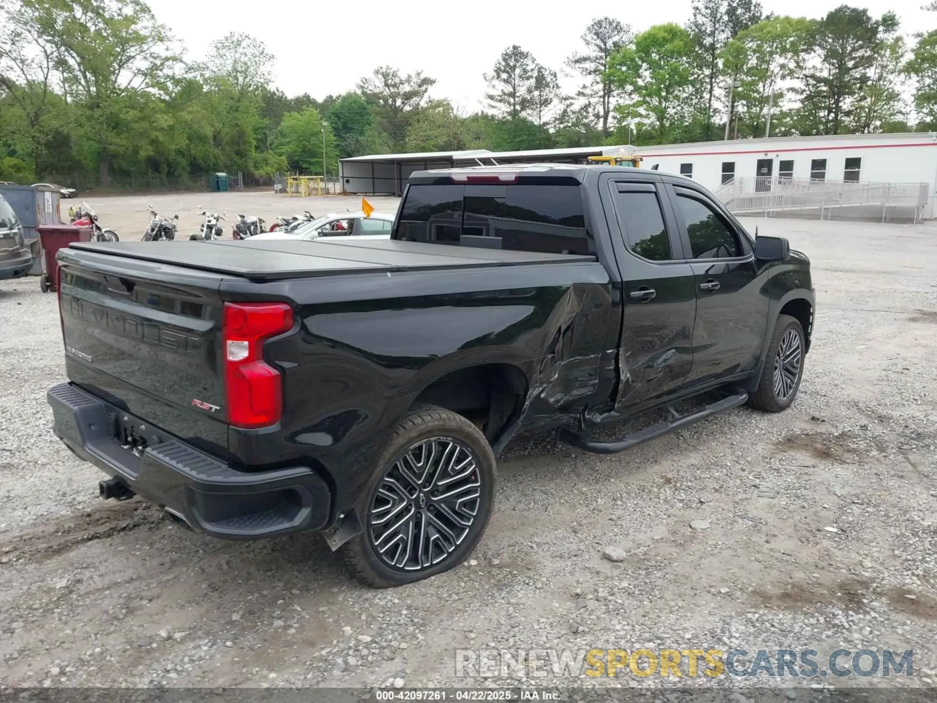 4 Photograph of a damaged car 1GCRYEED1LZ340928 CHEVROLET SILVERADO 1500 2020