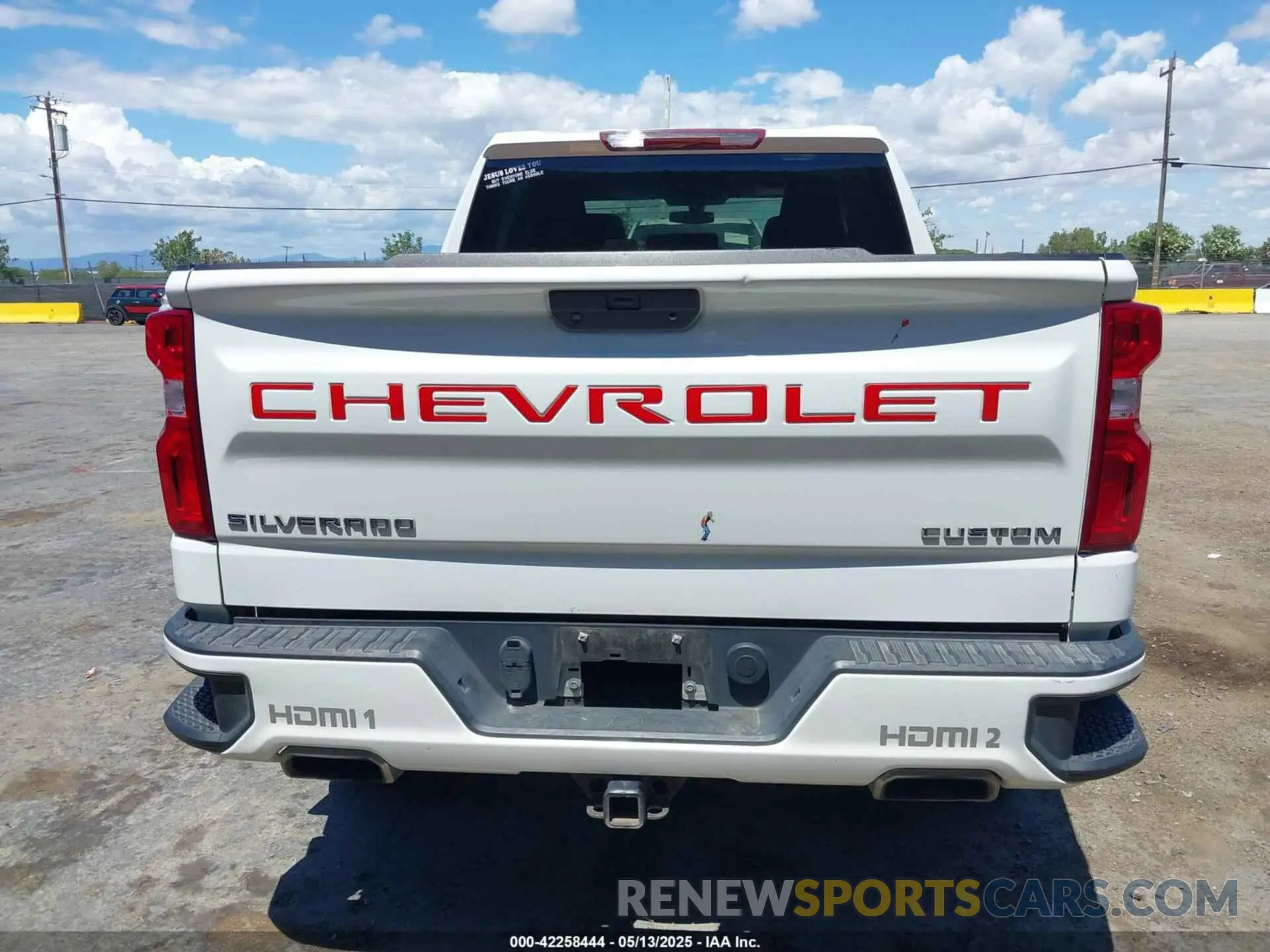 17 Photograph of a damaged car 1GCUYBEF1LZ124152 CHEVROLET SILVERADO 1500 2020