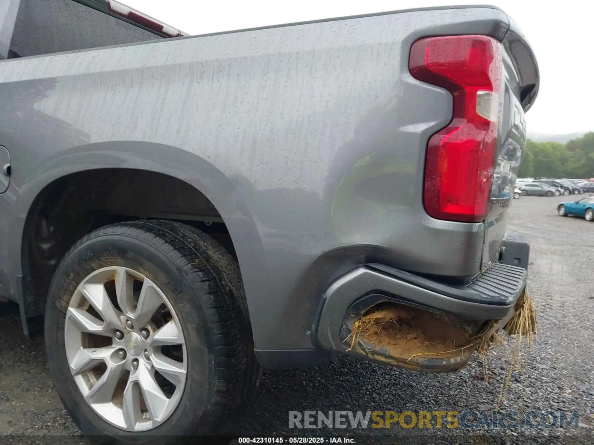 19 Photograph of a damaged car 1GCUYBEF4LZ250585 CHEVROLET SILVERADO 1500 2020