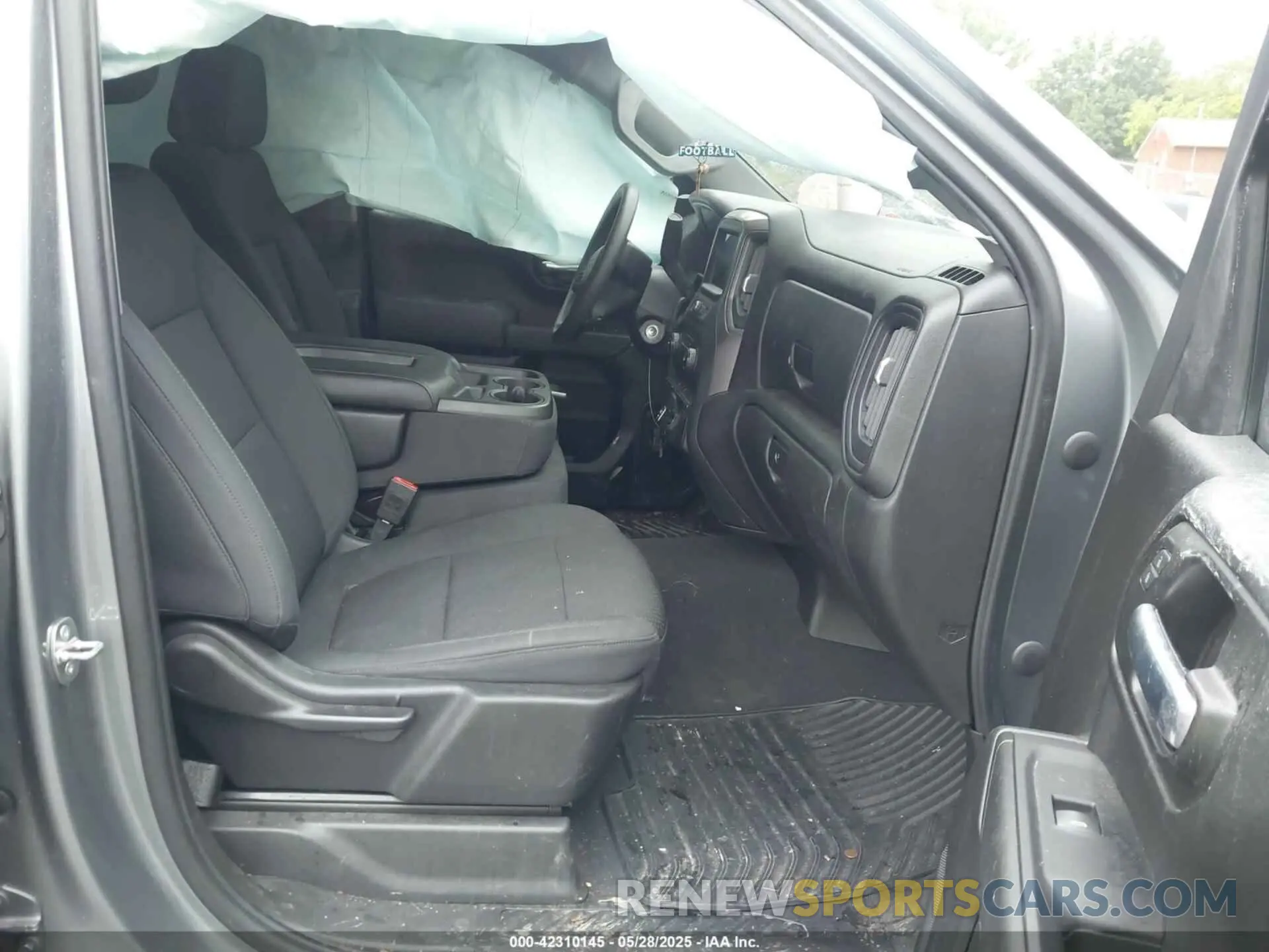5 Photograph of a damaged car 1GCUYBEF4LZ250585 CHEVROLET SILVERADO 1500 2020