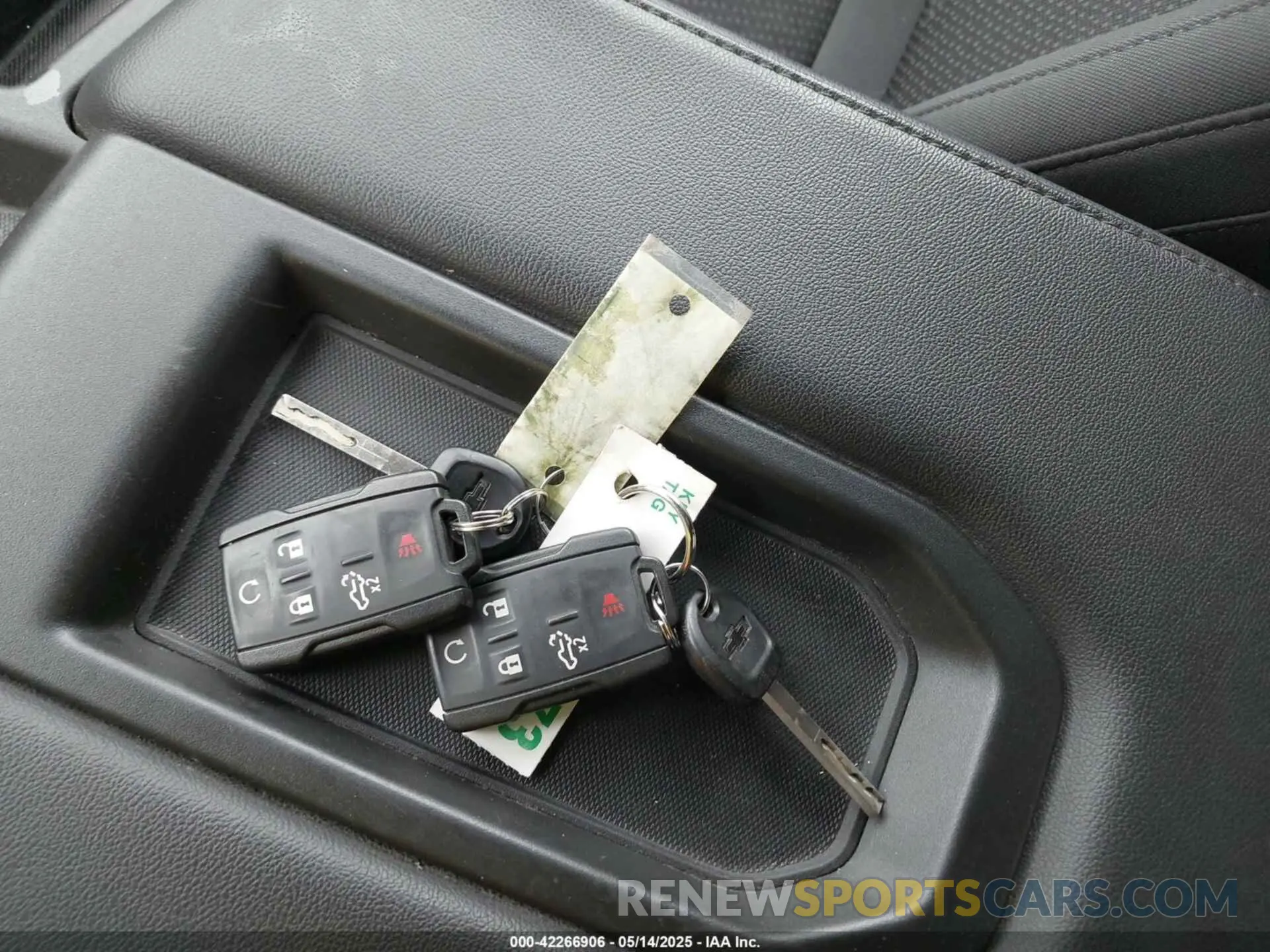 11 Photograph of a damaged car 1GCUYBEF8LZ201826 CHEVROLET SILVERADO 1500 2020