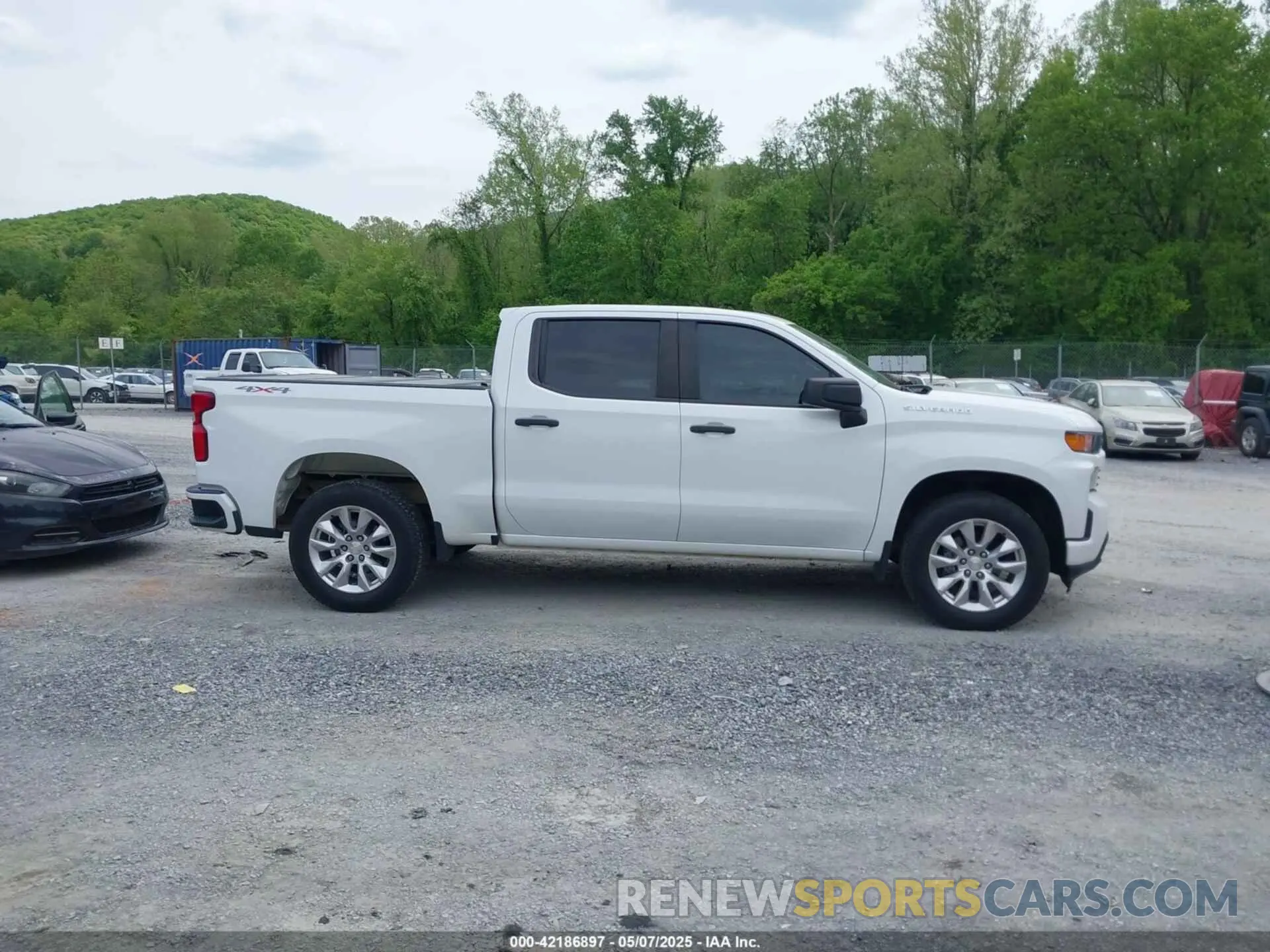 13 Photograph of a damaged car 1GCUYBEF8LZ251450 CHEVROLET SILVERADO 1500 2020
