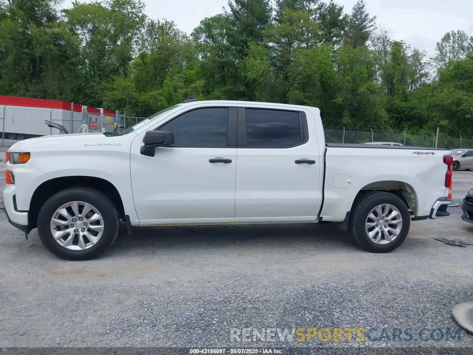 14 Photograph of a damaged car 1GCUYBEF8LZ251450 CHEVROLET SILVERADO 1500 2020