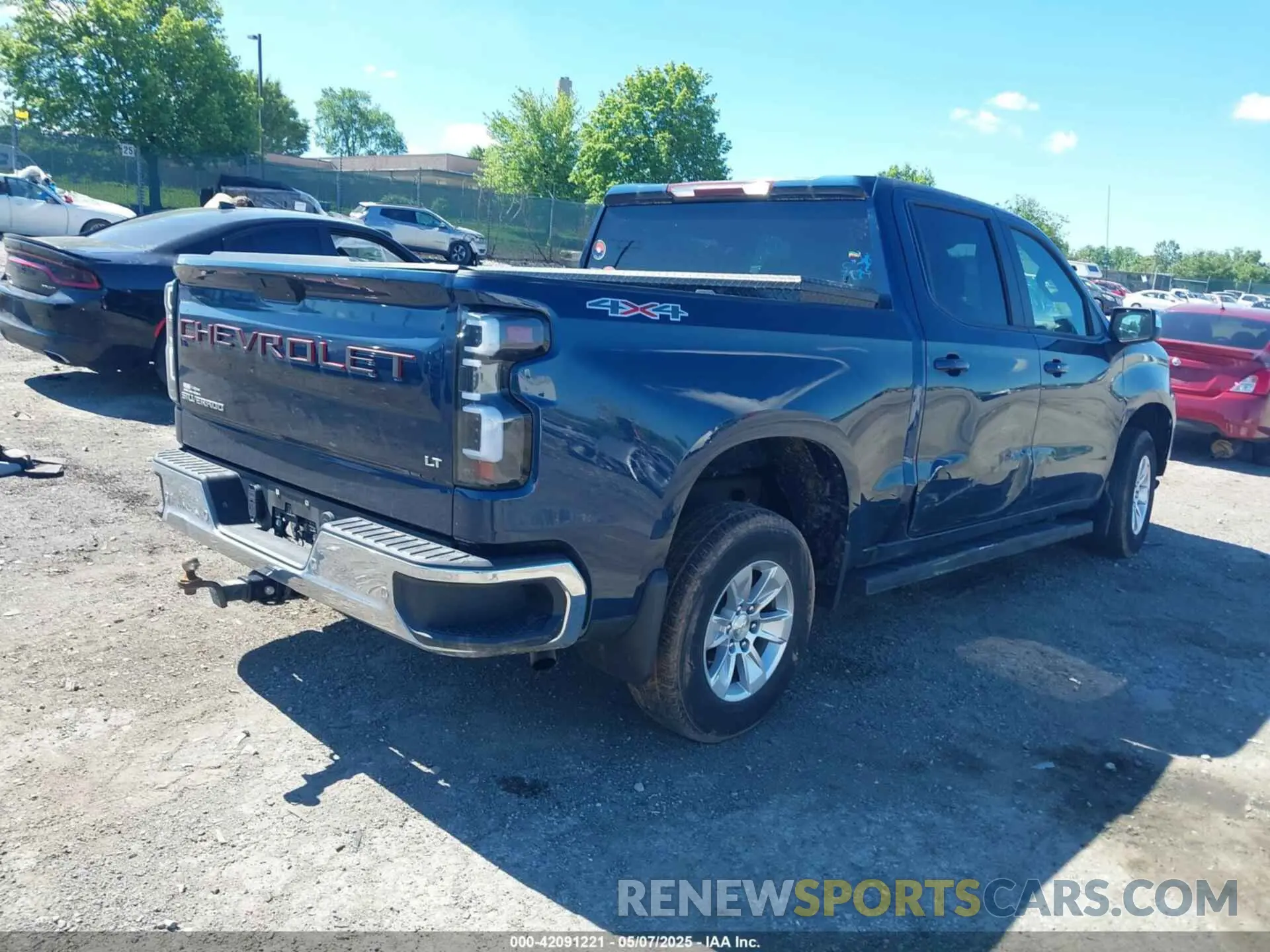 4 Photograph of a damaged car 1GCUYDED0LZ330282 CHEVROLET SILVERADO 1500 2020