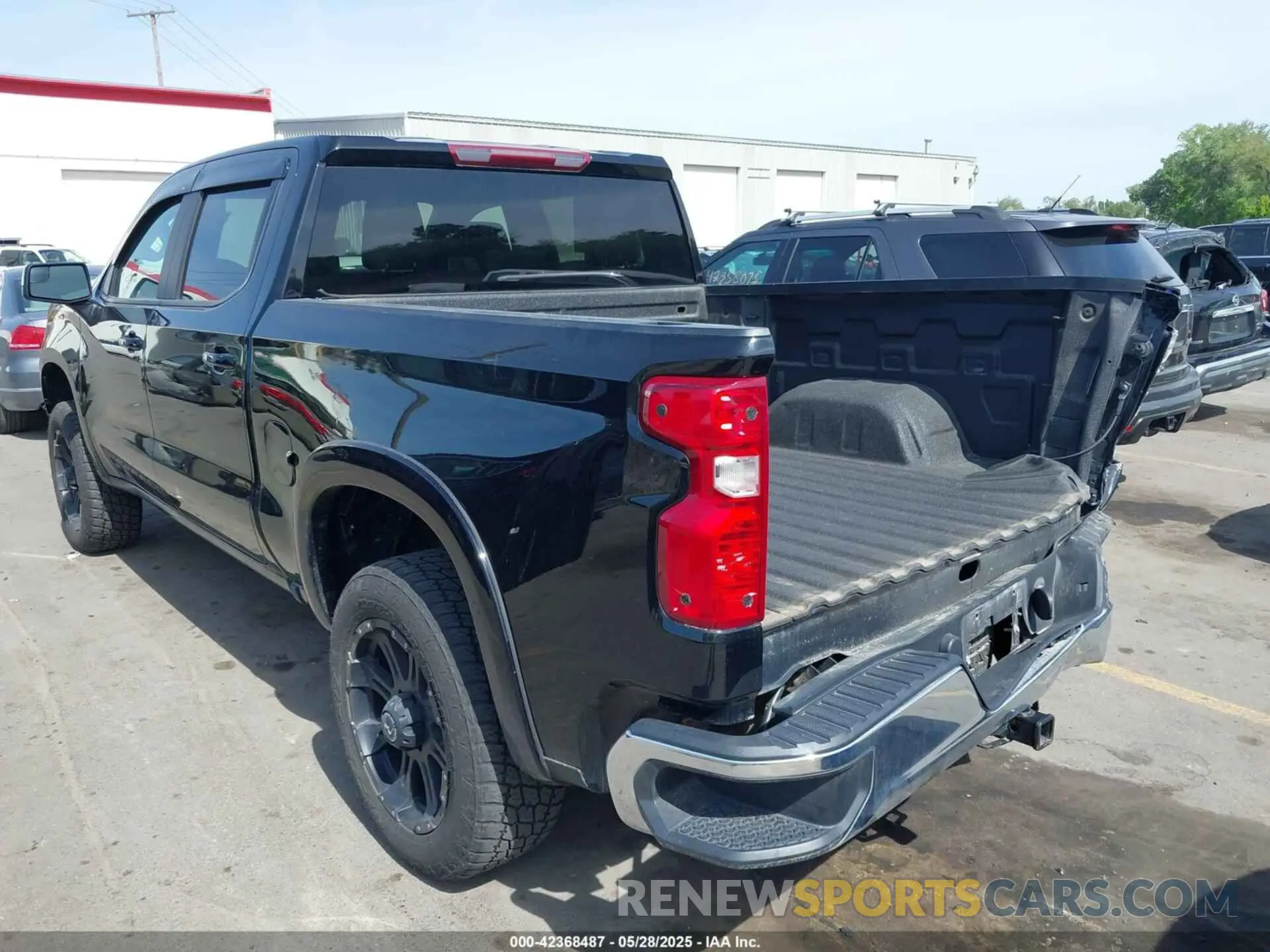 3 Photograph of a damaged car 1GCUYDED1LZ102064 CHEVROLET SILVERADO 1500 2020