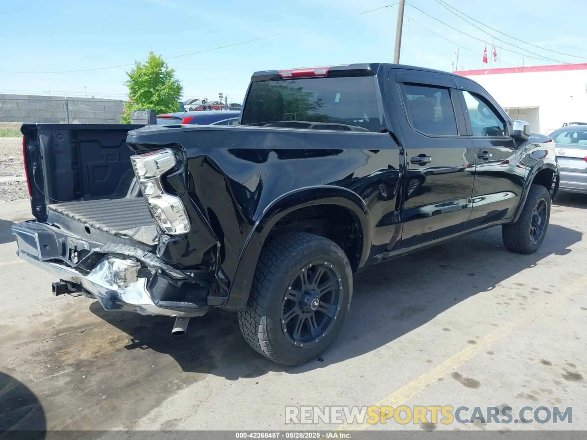 4 Photograph of a damaged car 1GCUYDED1LZ102064 CHEVROLET SILVERADO 1500 2020