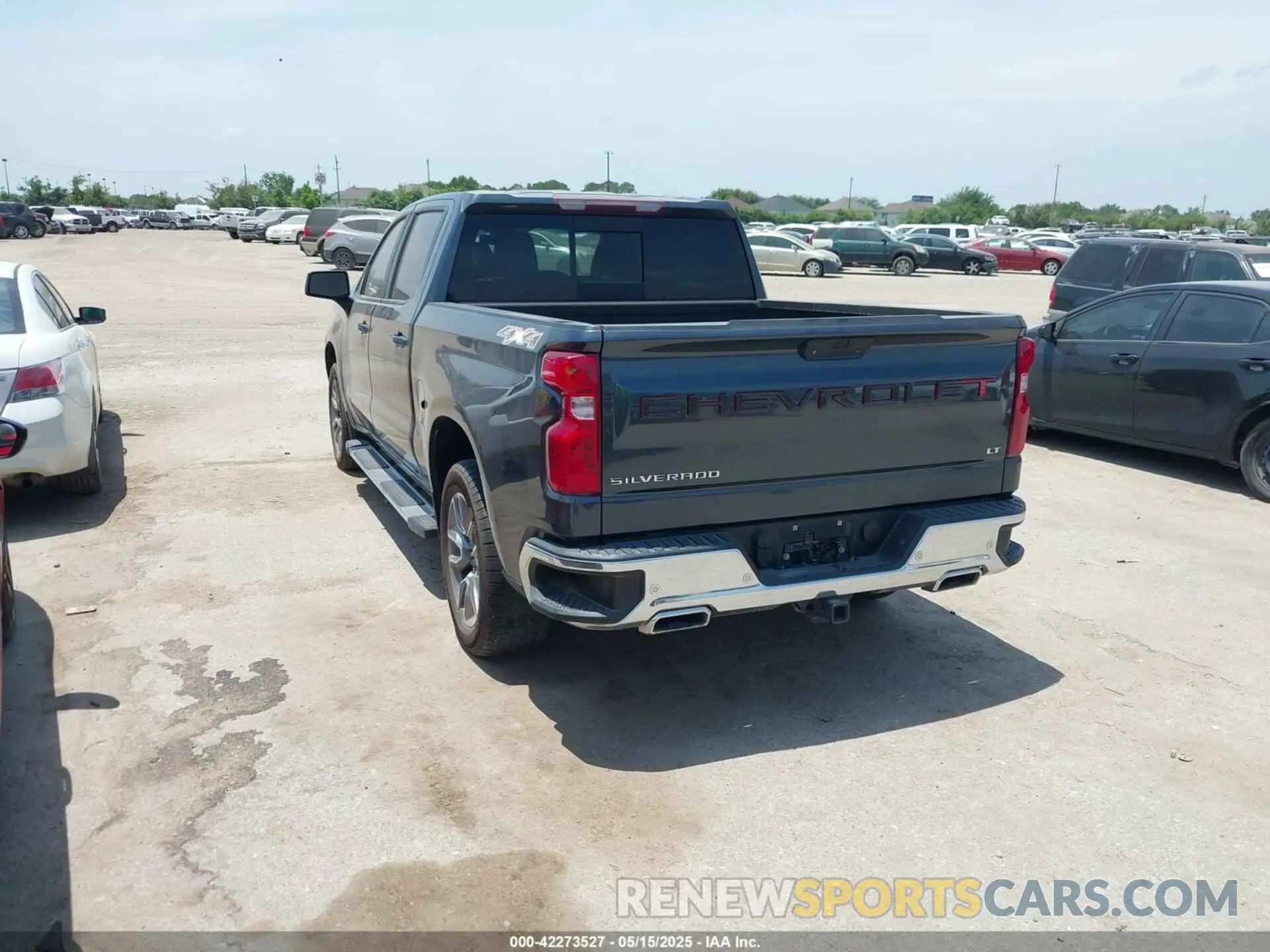 3 Photograph of a damaged car 1GCUYDED1LZ239795 CHEVROLET SILVERADO 1500 2020