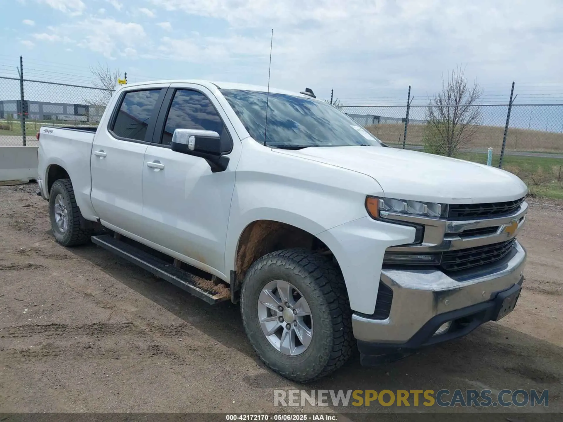 1 Photograph of a damaged car 1GCUYDED4LZ137214 CHEVROLET SILVERADO 1500 2020