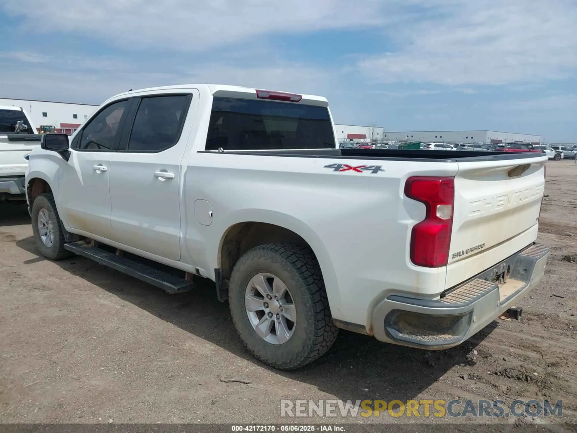 3 Photograph of a damaged car 1GCUYDED4LZ137214 CHEVROLET SILVERADO 1500 2020
