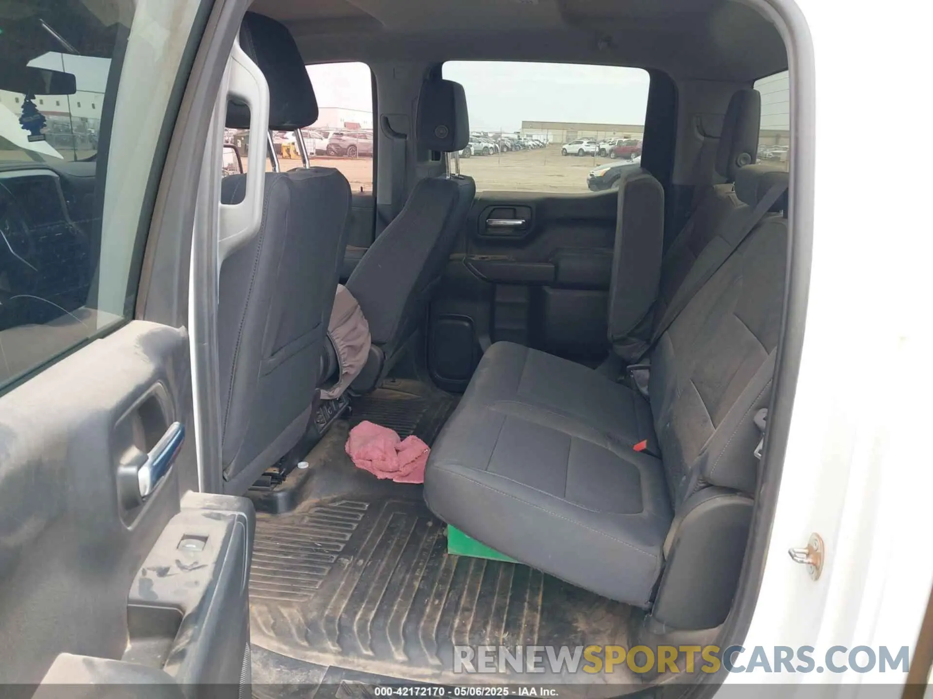 8 Photograph of a damaged car 1GCUYDED4LZ137214 CHEVROLET SILVERADO 1500 2020