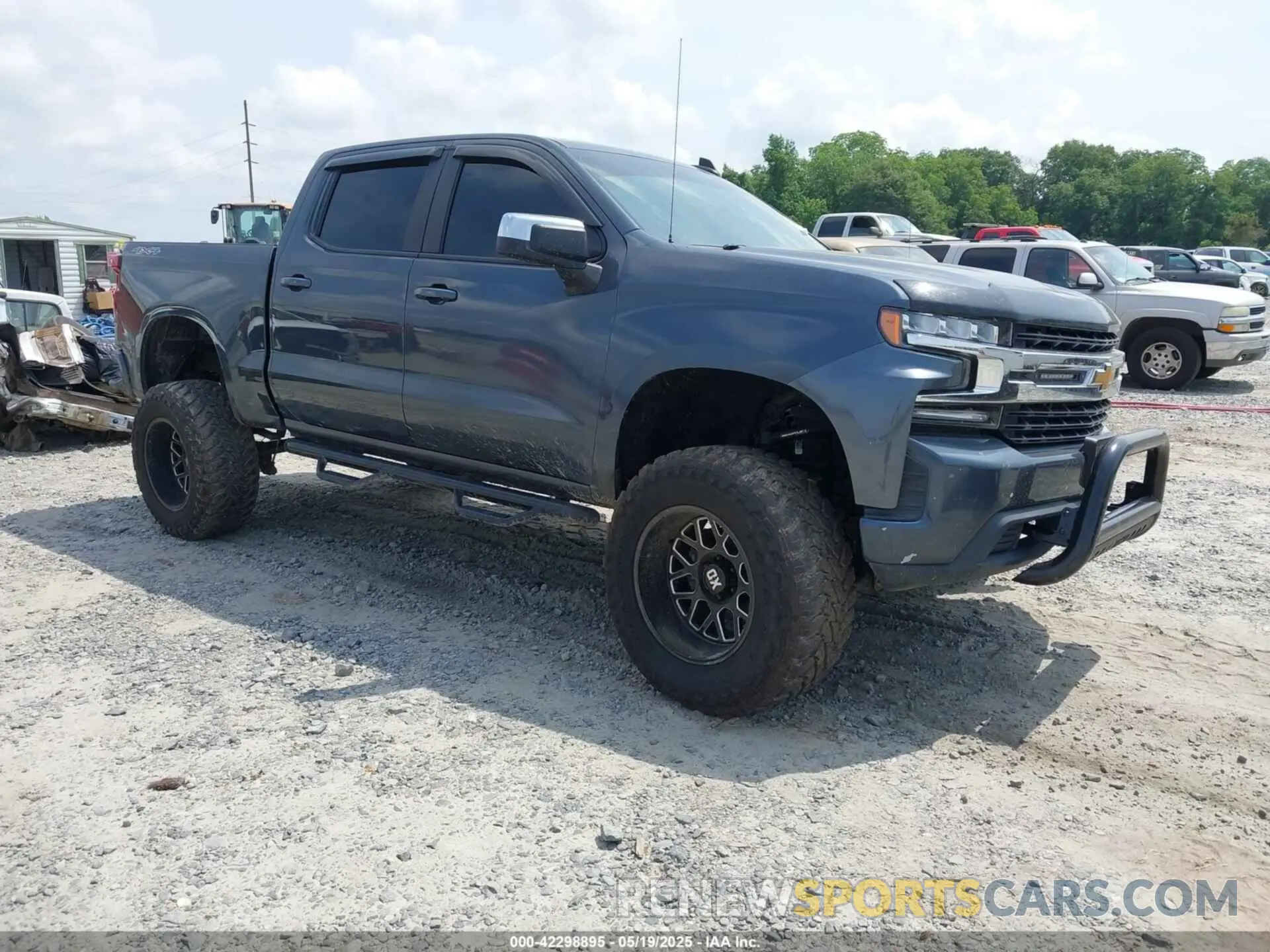1 Photograph of a damaged car 1GCUYDED5LZ226029 CHEVROLET SILVERADO 1500 2020