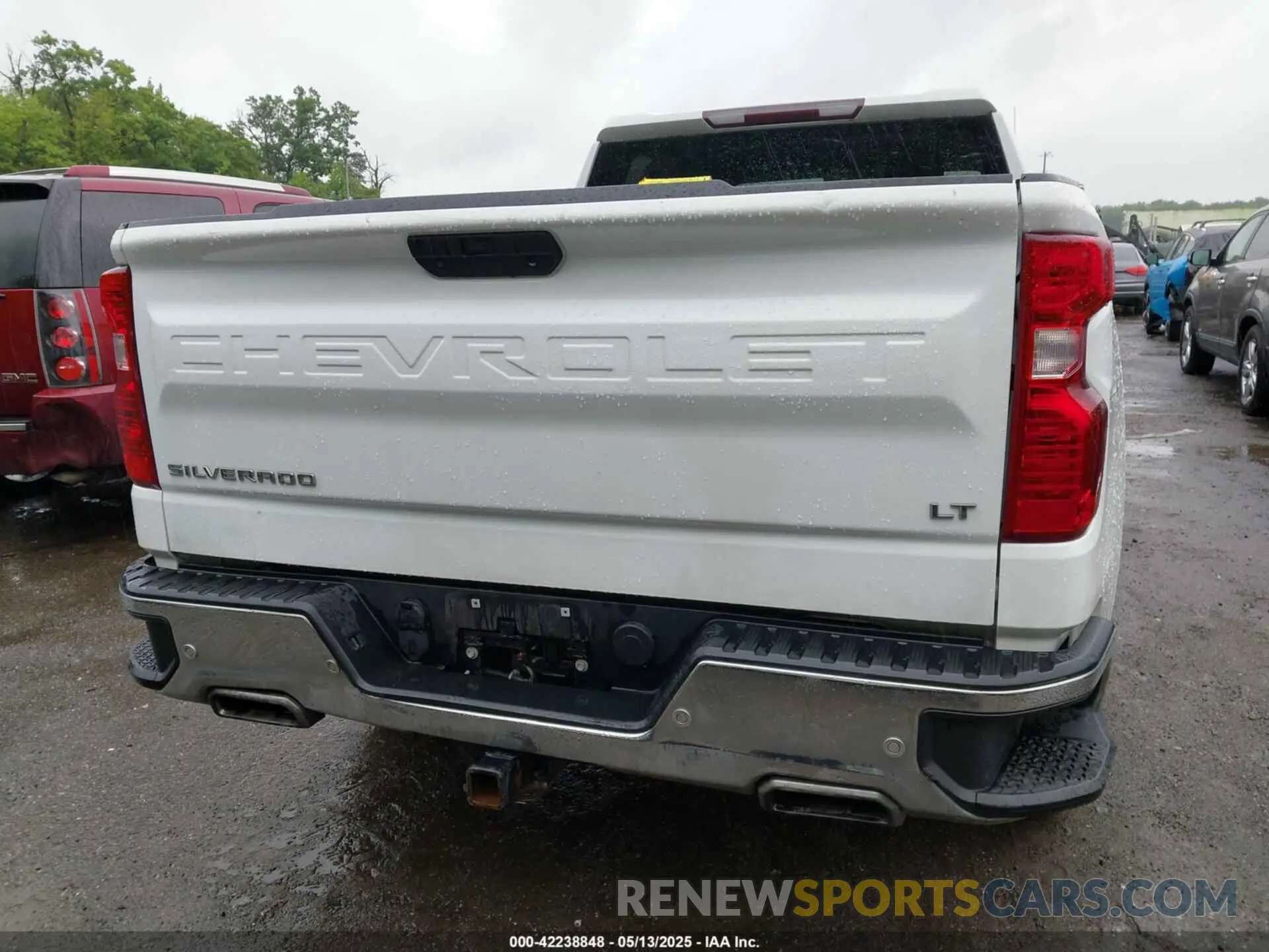 16 Photograph of a damaged car 1GCUYDED6LZ204024 CHEVROLET SILVERADO 1500 2020