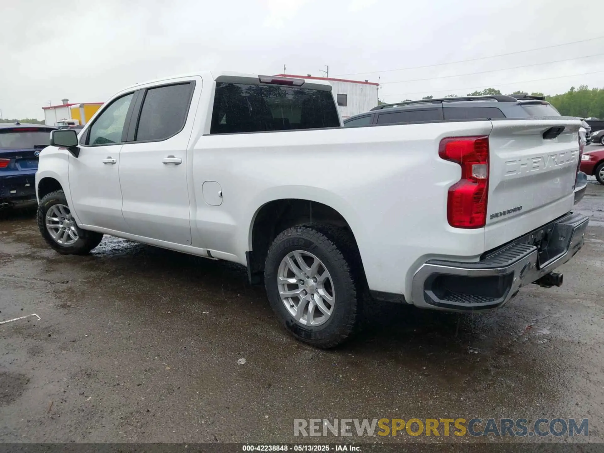 3 Photograph of a damaged car 1GCUYDED6LZ204024 CHEVROLET SILVERADO 1500 2020