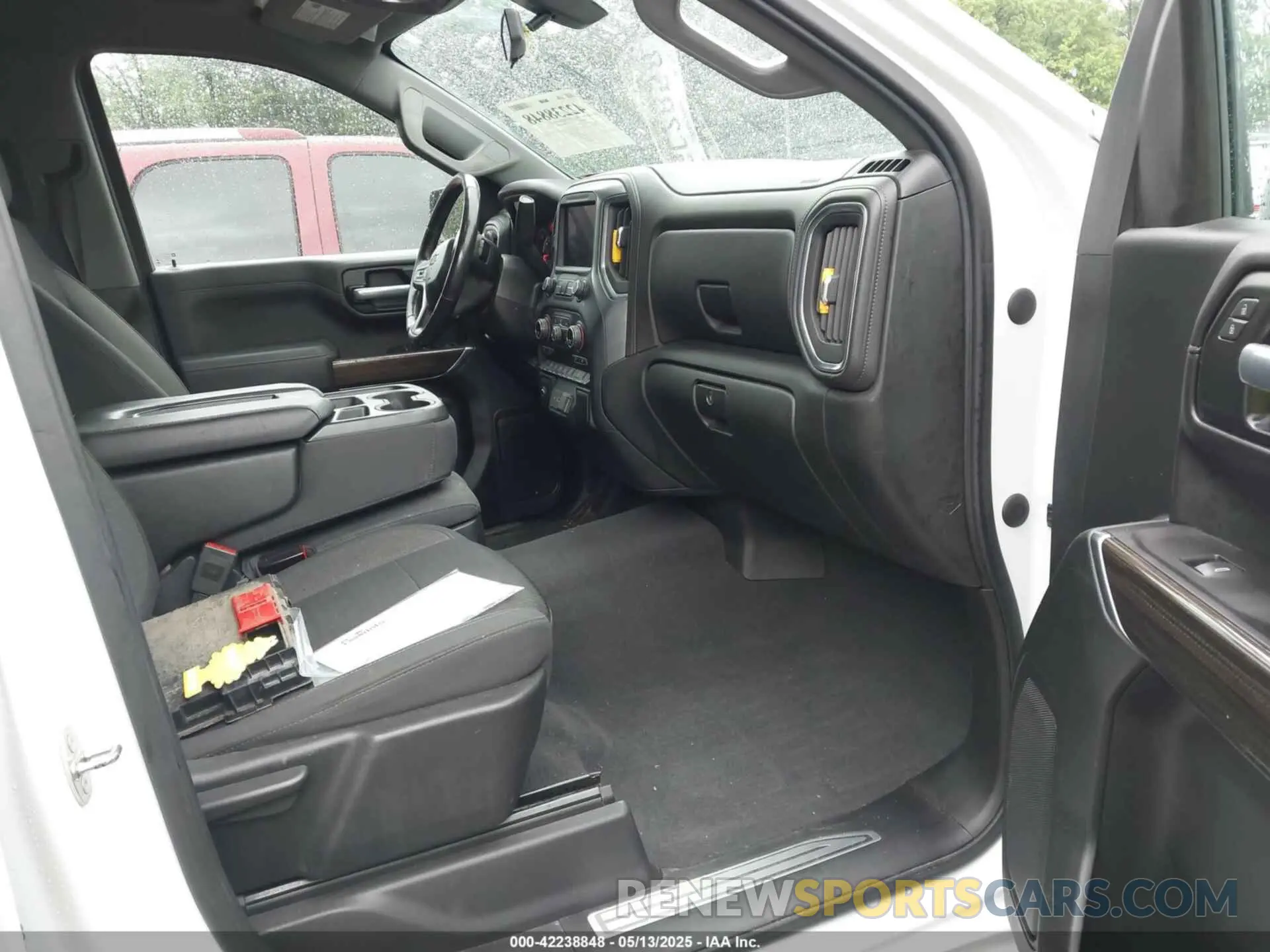 5 Photograph of a damaged car 1GCUYDED6LZ204024 CHEVROLET SILVERADO 1500 2020