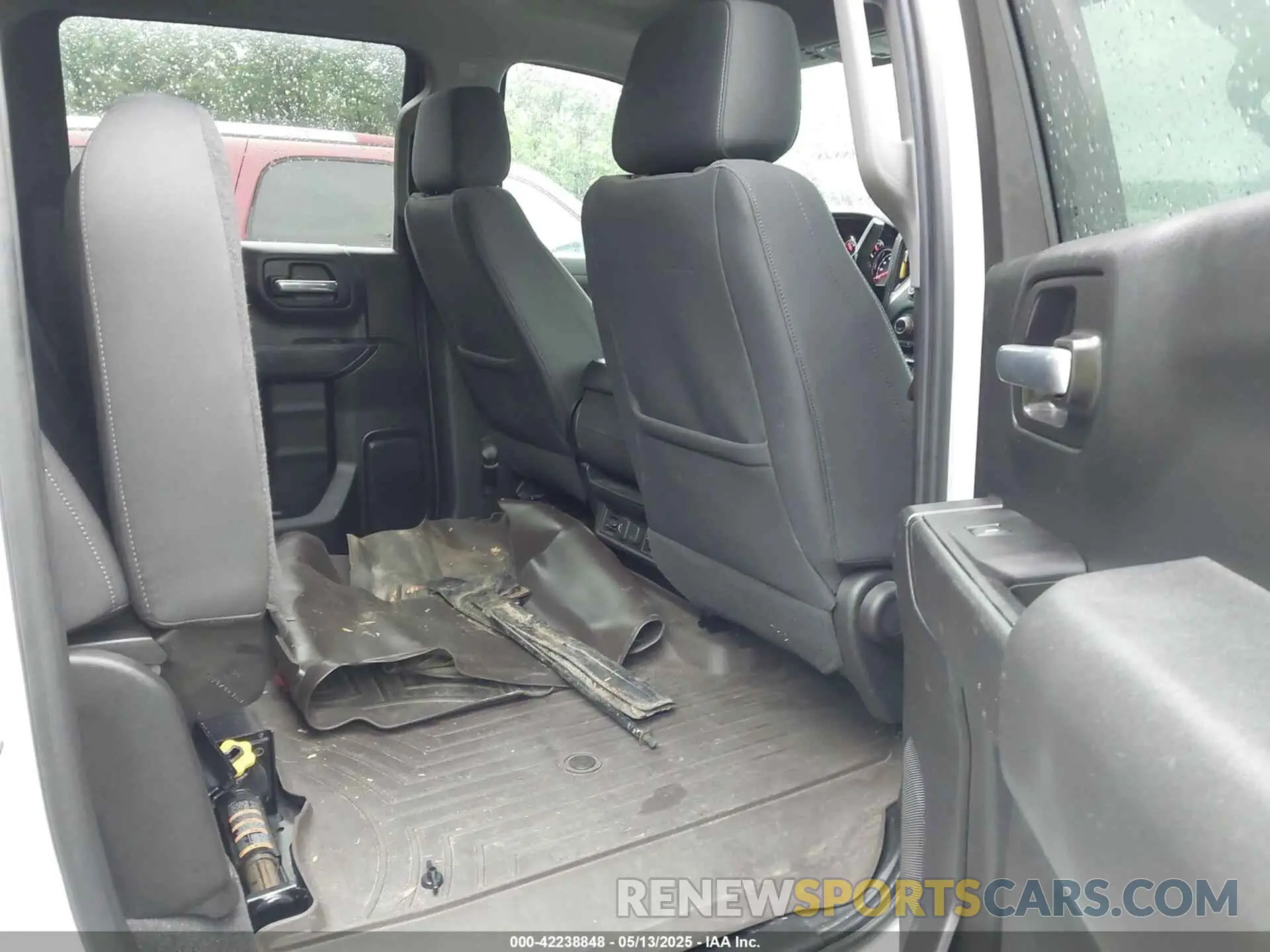 8 Photograph of a damaged car 1GCUYDED6LZ204024 CHEVROLET SILVERADO 1500 2020