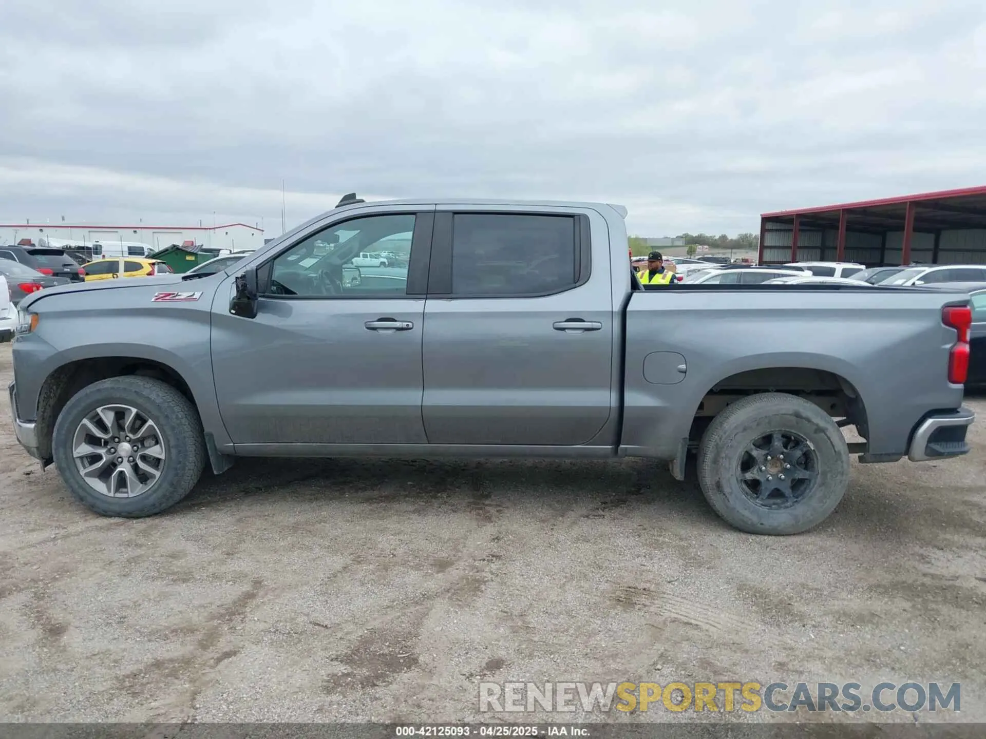 15 Photograph of a damaged car 1GCUYDED7LZ241938 CHEVROLET SILVERADO 1500 2020