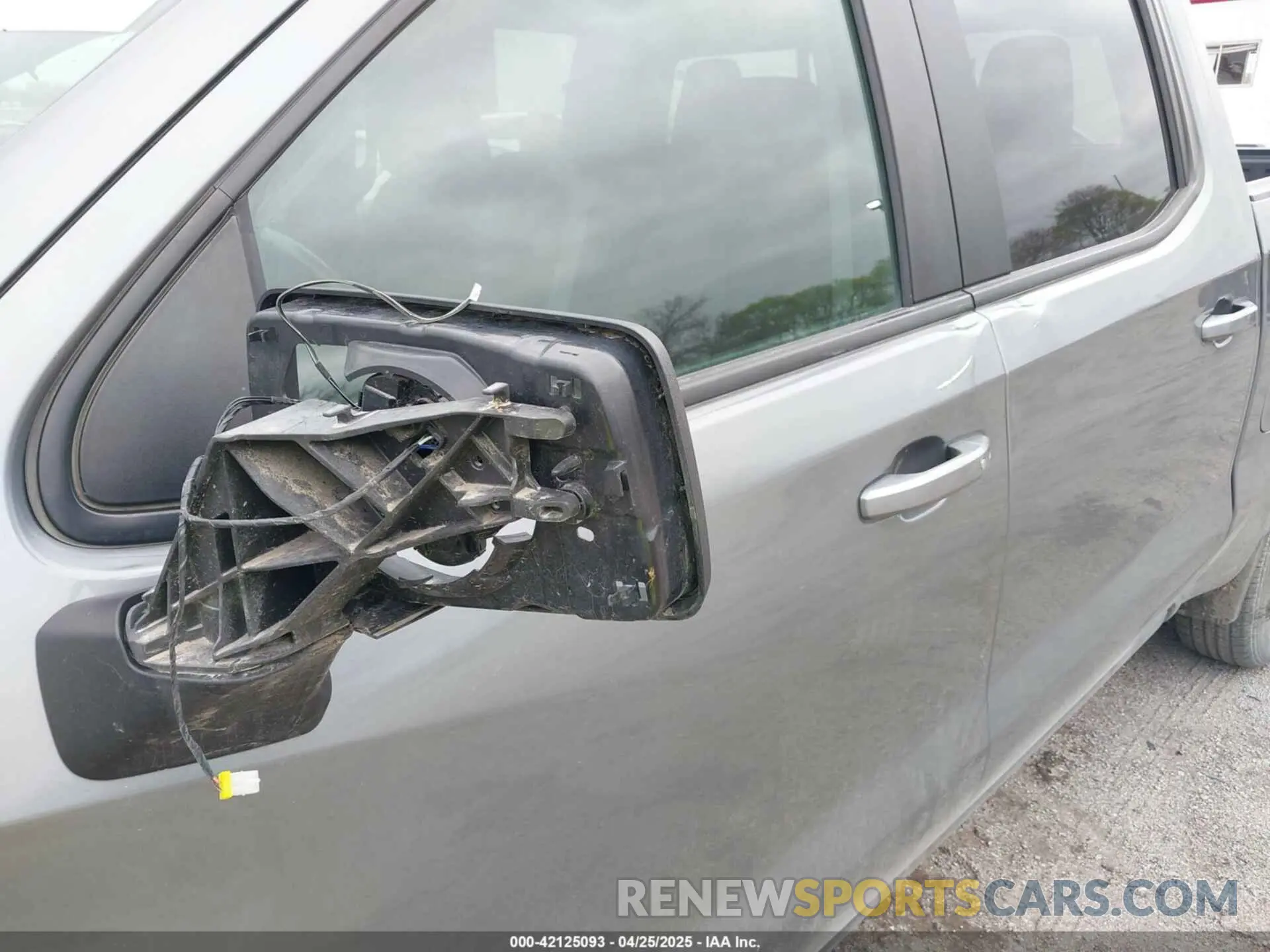19 Photograph of a damaged car 1GCUYDED7LZ241938 CHEVROLET SILVERADO 1500 2020
