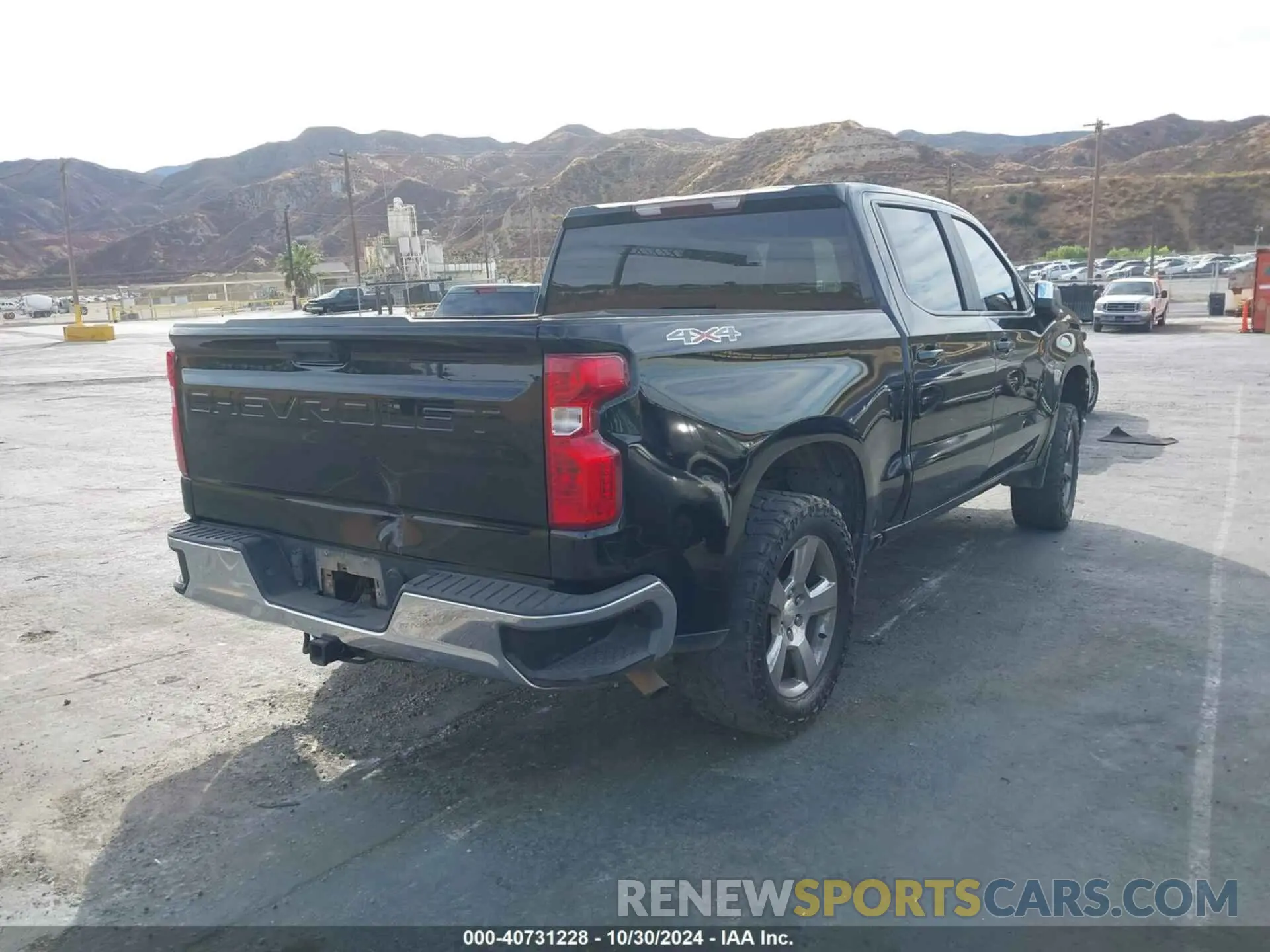 4 Photograph of a damaged car 1GCUYDEDXLZ221344 CHEVROLET SILVERADO 1500 2020