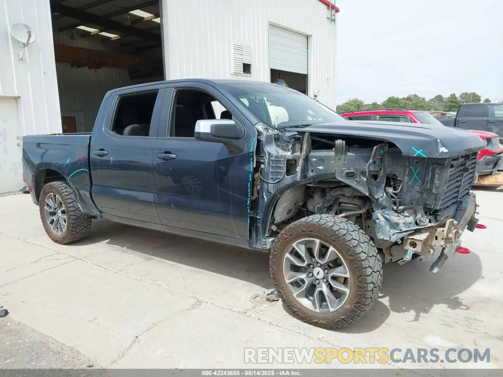 13 Photograph of a damaged car 1GCUYDEDXLZ225748 CHEVROLET SILVERADO 1500 2020