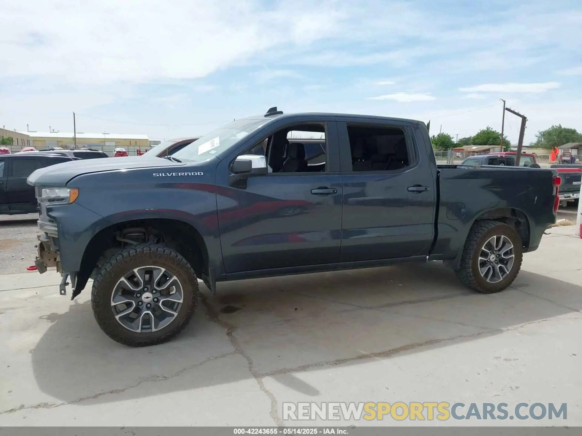 14 Photograph of a damaged car 1GCUYDEDXLZ225748 CHEVROLET SILVERADO 1500 2020