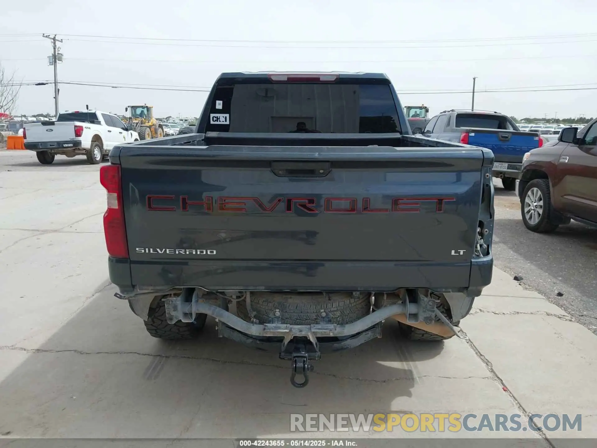 16 Photograph of a damaged car 1GCUYDEDXLZ225748 CHEVROLET SILVERADO 1500 2020