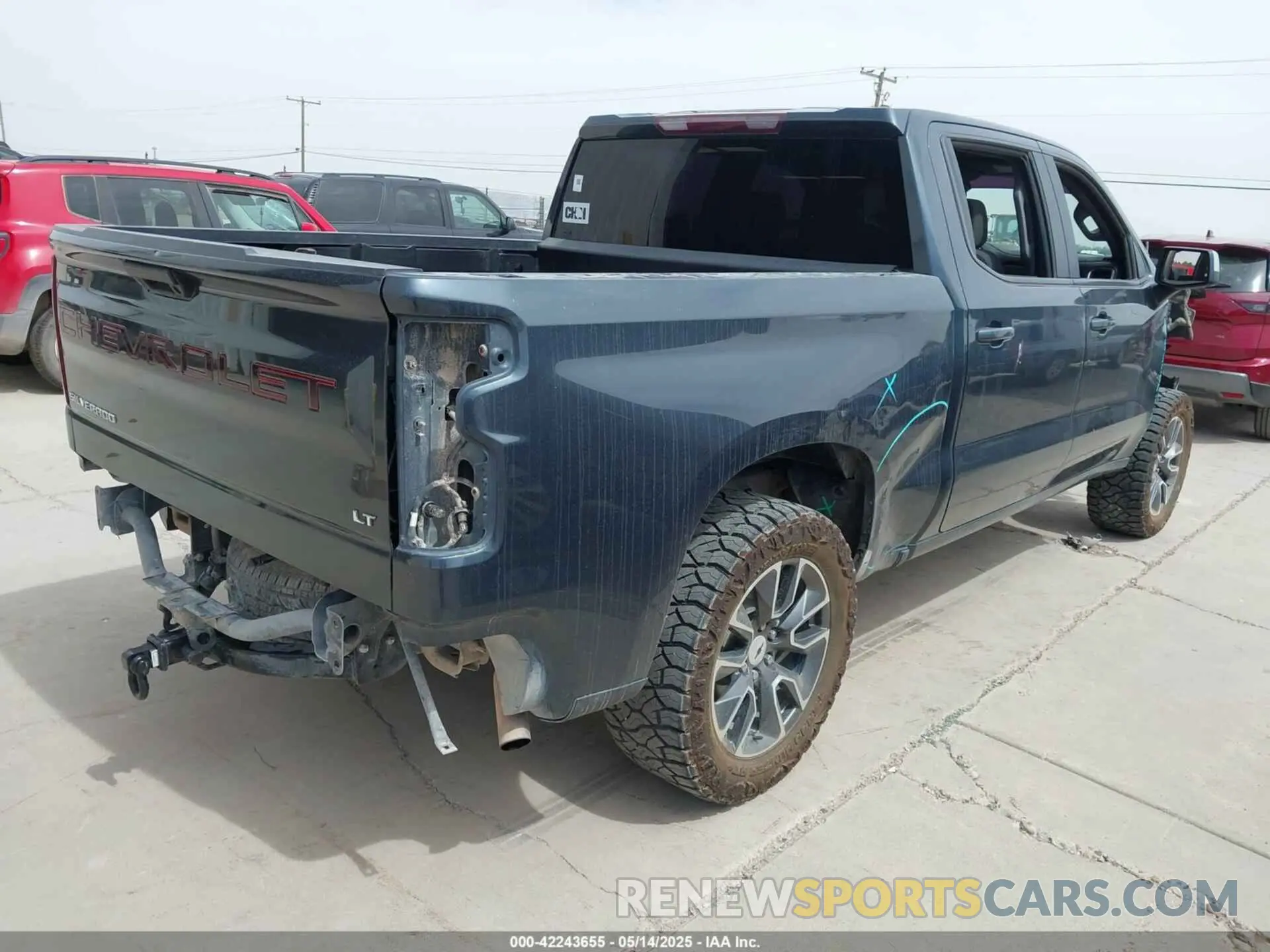 4 Photograph of a damaged car 1GCUYDEDXLZ225748 CHEVROLET SILVERADO 1500 2020
