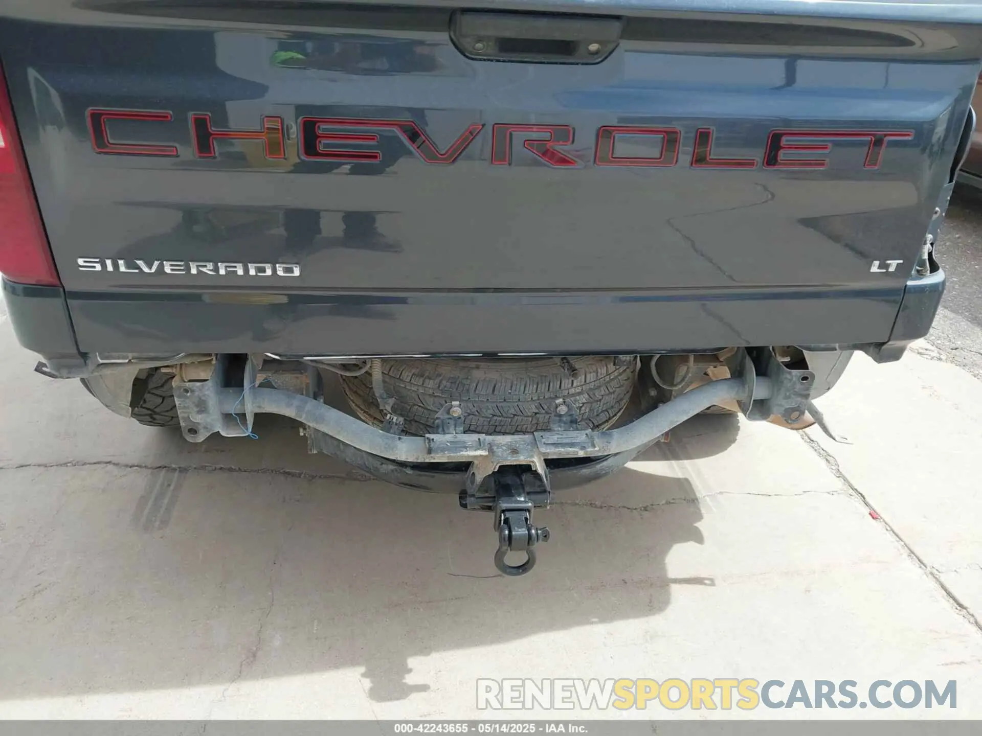 6 Photograph of a damaged car 1GCUYDEDXLZ225748 CHEVROLET SILVERADO 1500 2020
