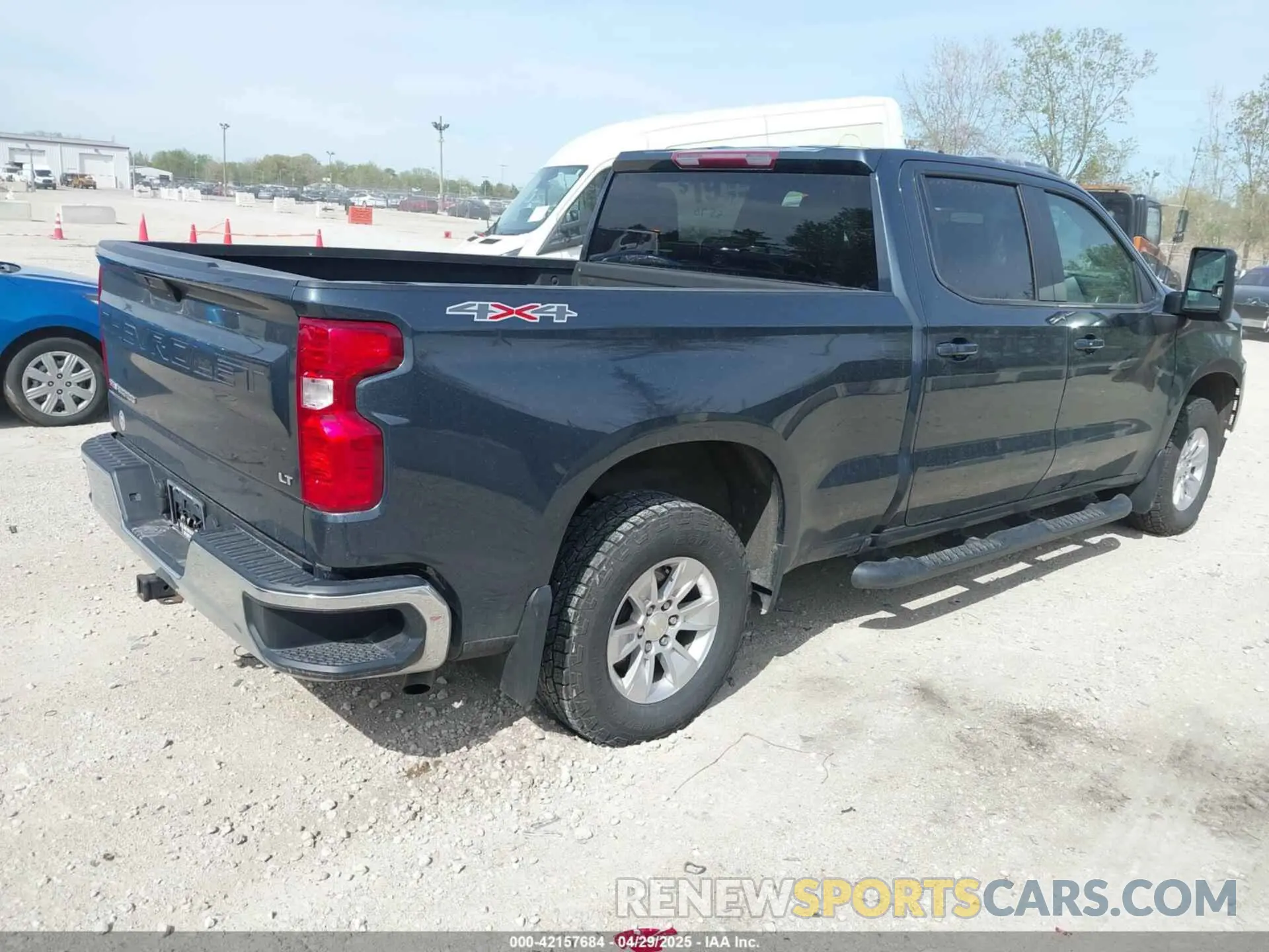 4 Photograph of a damaged car 1GCUYDET3LZ181454 CHEVROLET SILVERADO 1500 2020