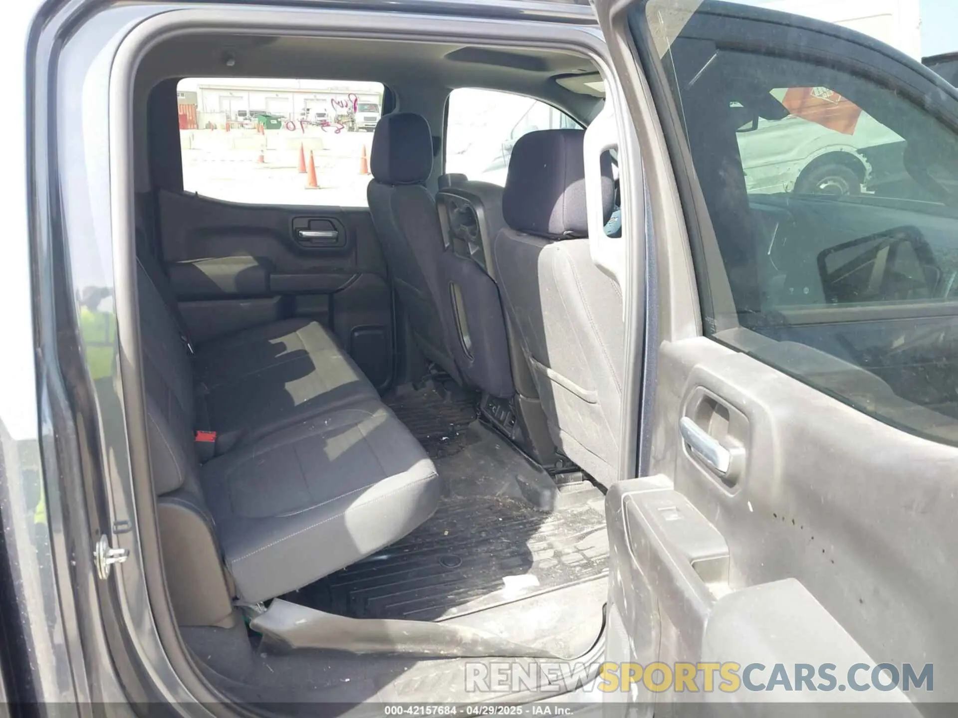 8 Photograph of a damaged car 1GCUYDET3LZ181454 CHEVROLET SILVERADO 1500 2020