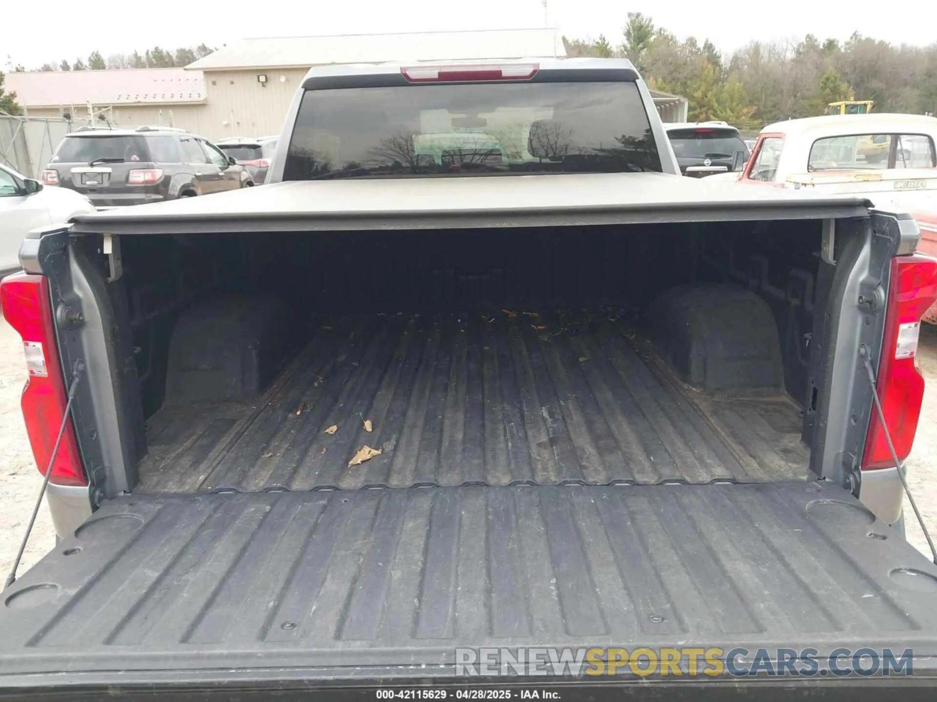 19 Photograph of a damaged car 1GCUYEED3LZ215133 CHEVROLET SILVERADO 1500 2020