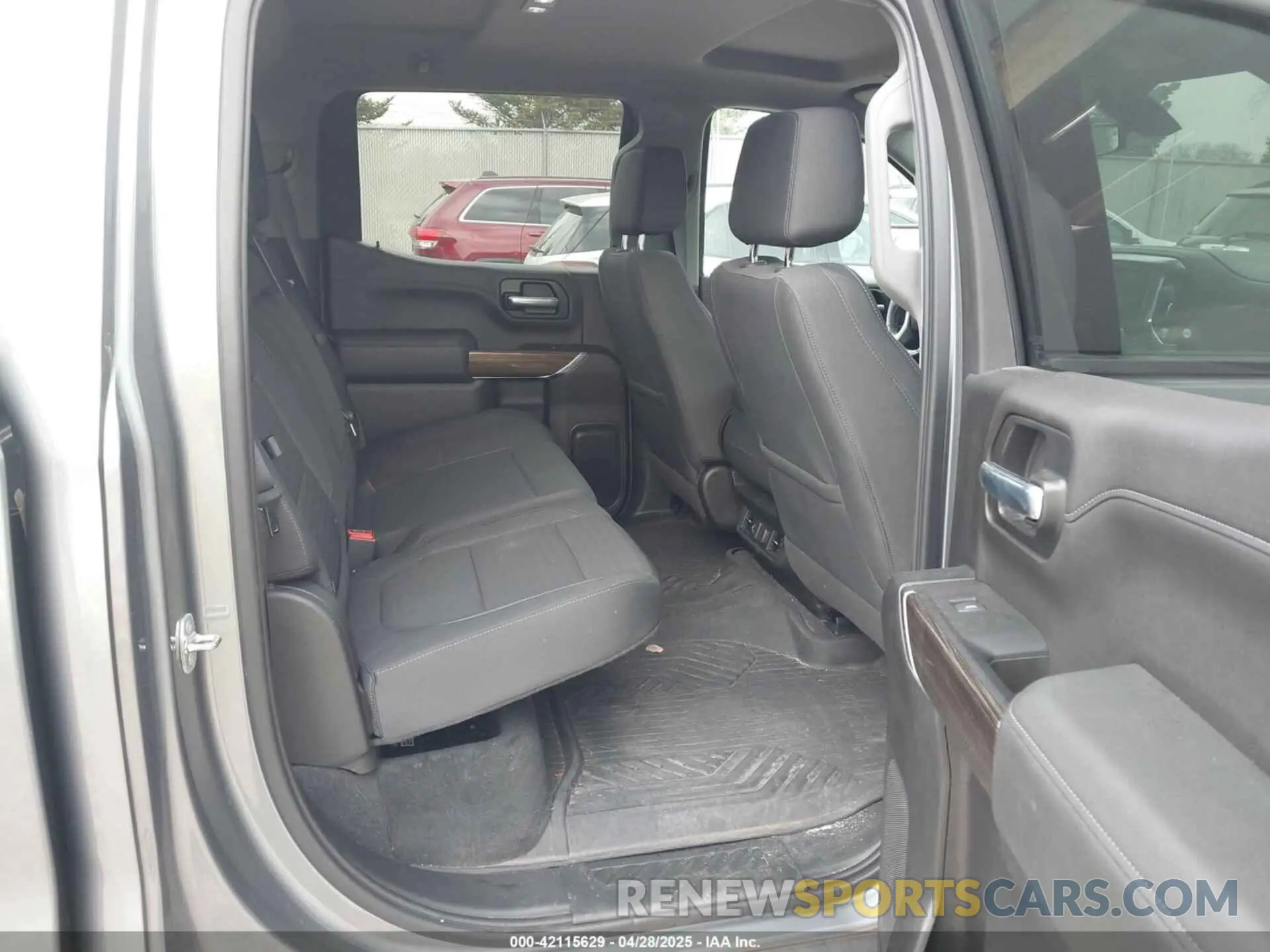 8 Photograph of a damaged car 1GCUYEED3LZ215133 CHEVROLET SILVERADO 1500 2020