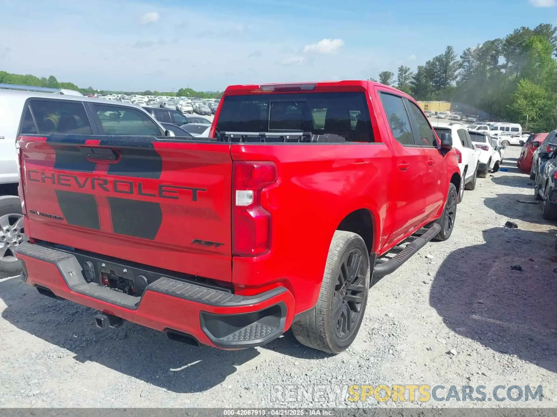 4 Photograph of a damaged car 1GCUYEEL0LZ291304 CHEVROLET SILVERADO 1500 2020