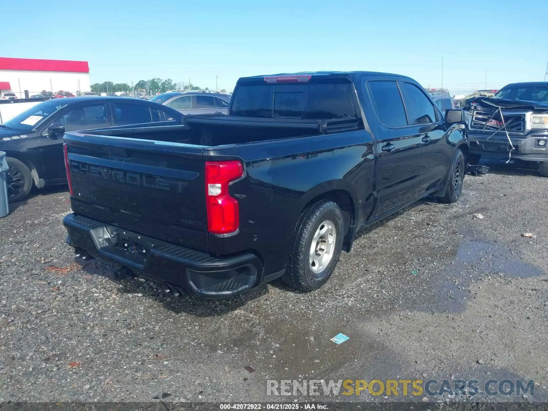 4 Photograph of a damaged car 1GCUYEEL6LZ378415 CHEVROLET SILVERADO 1500 2020