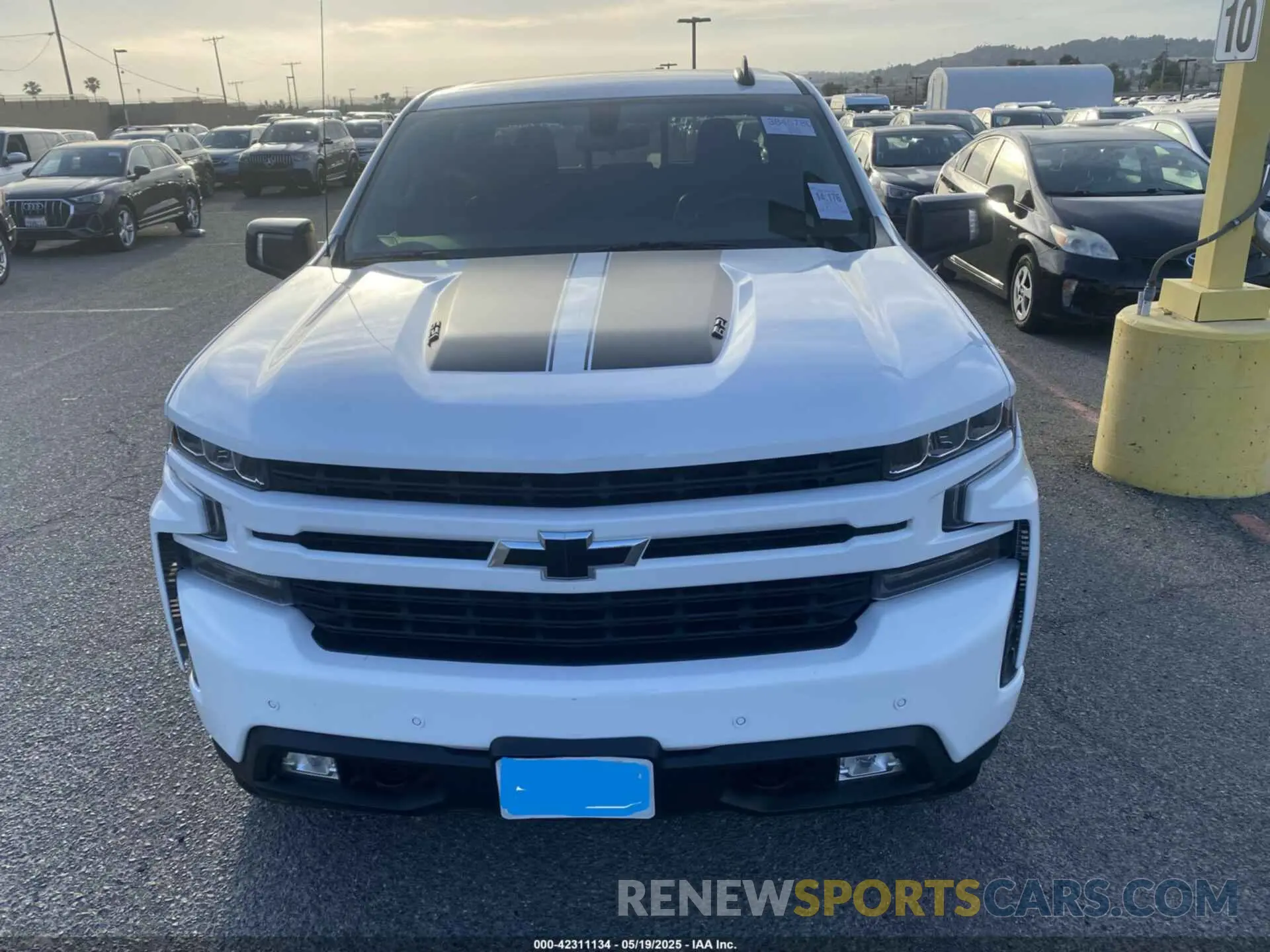 6 Photograph of a damaged car 1GCUYEEL8LZ230024 CHEVROLET SILVERADO 1500 2020