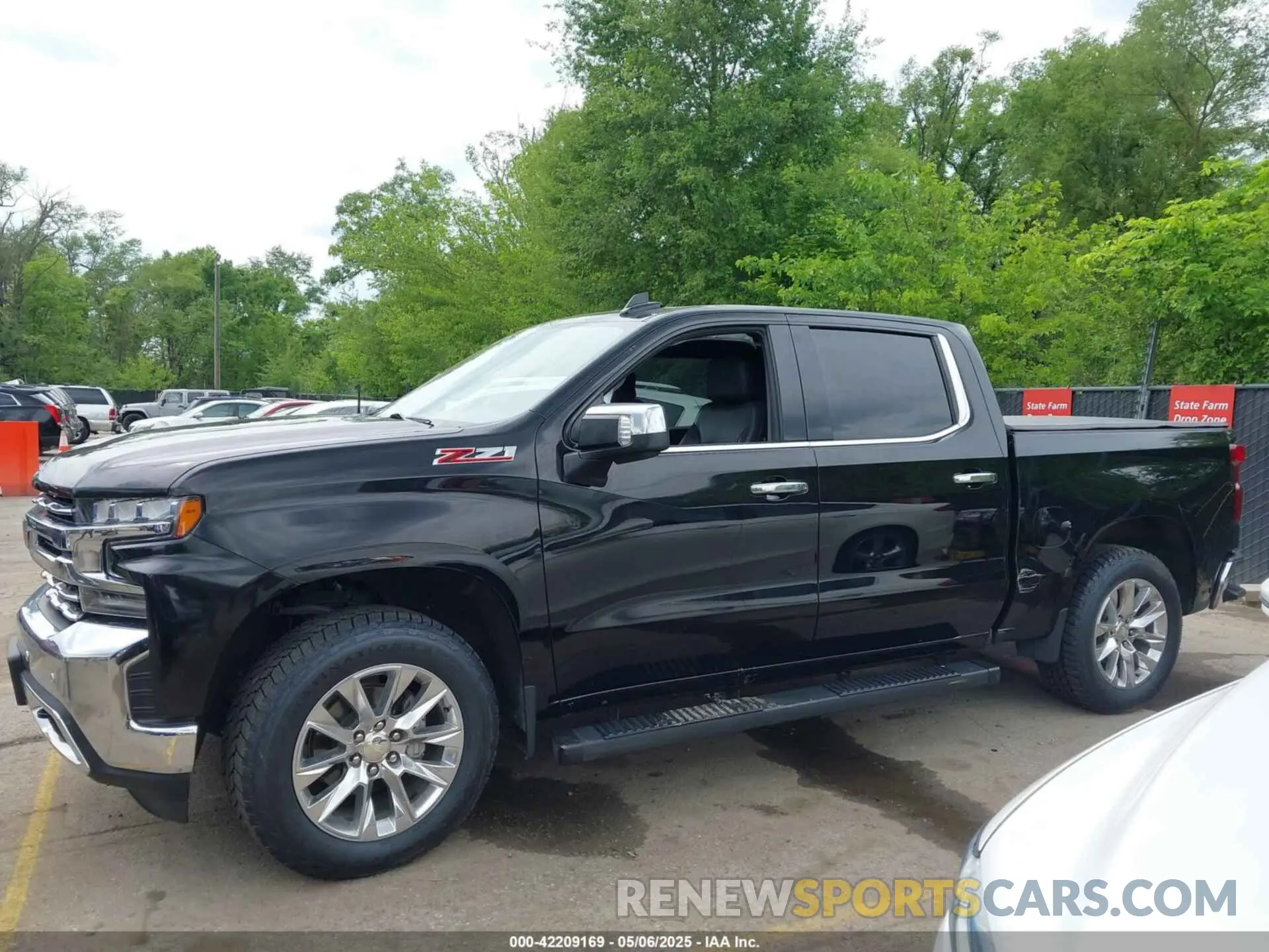 13 Photograph of a damaged car 1GCUYGEDXLZ220759 CHEVROLET SILVERADO 1500 2020