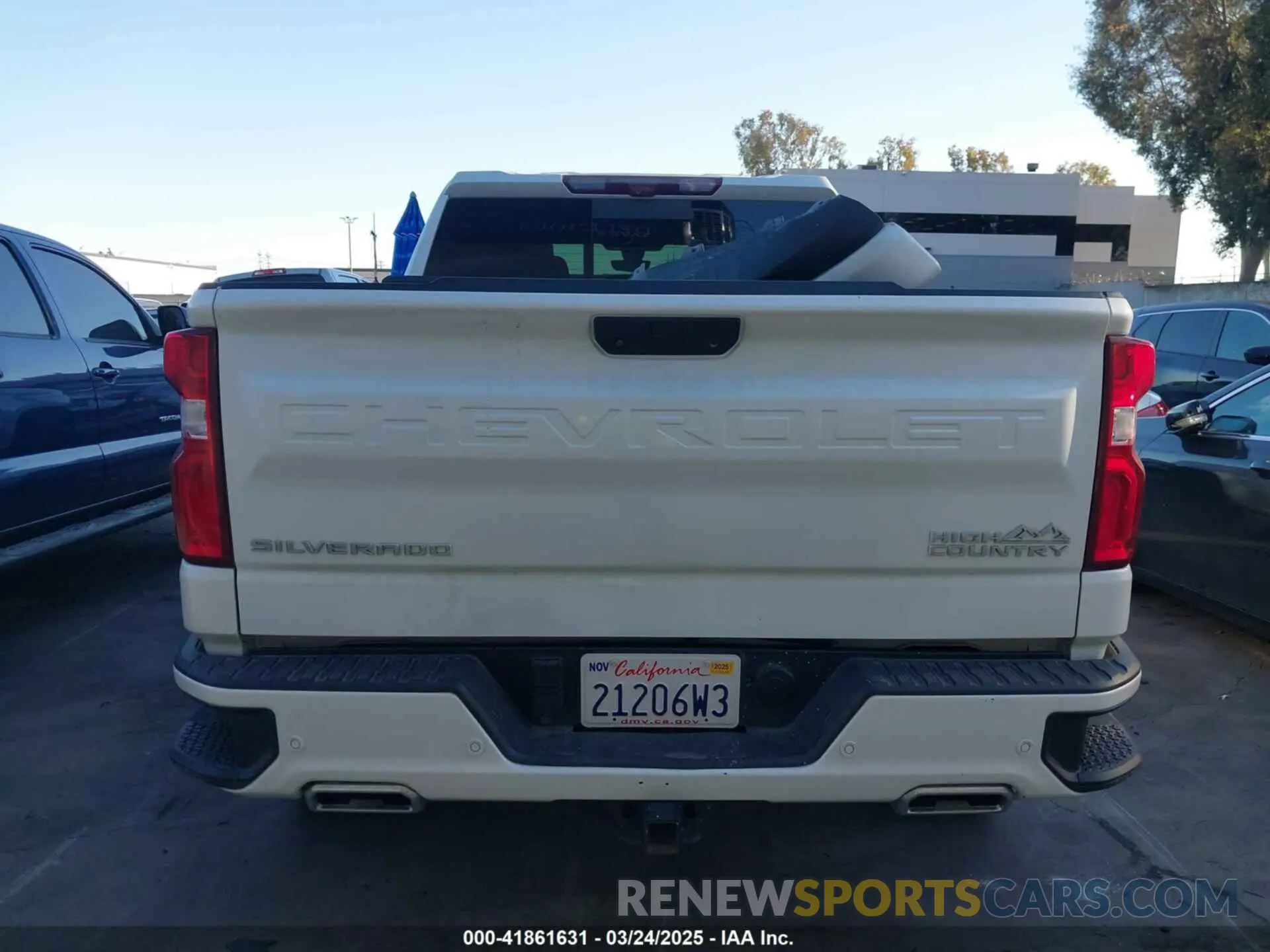 17 Photograph of a damaged car 1GCUYHET5LZ132165 CHEVROLET SILVERADO 1500 2020