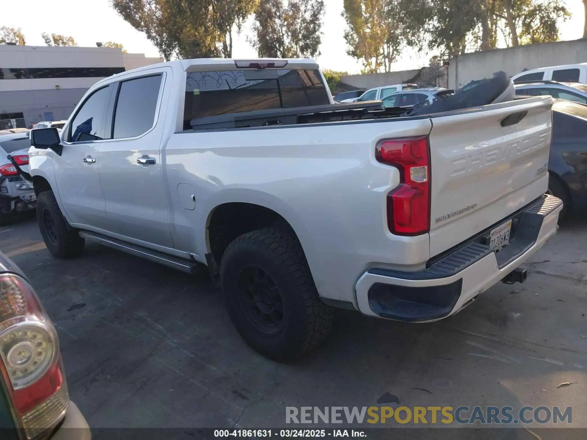 3 Photograph of a damaged car 1GCUYHET5LZ132165 CHEVROLET SILVERADO 1500 2020