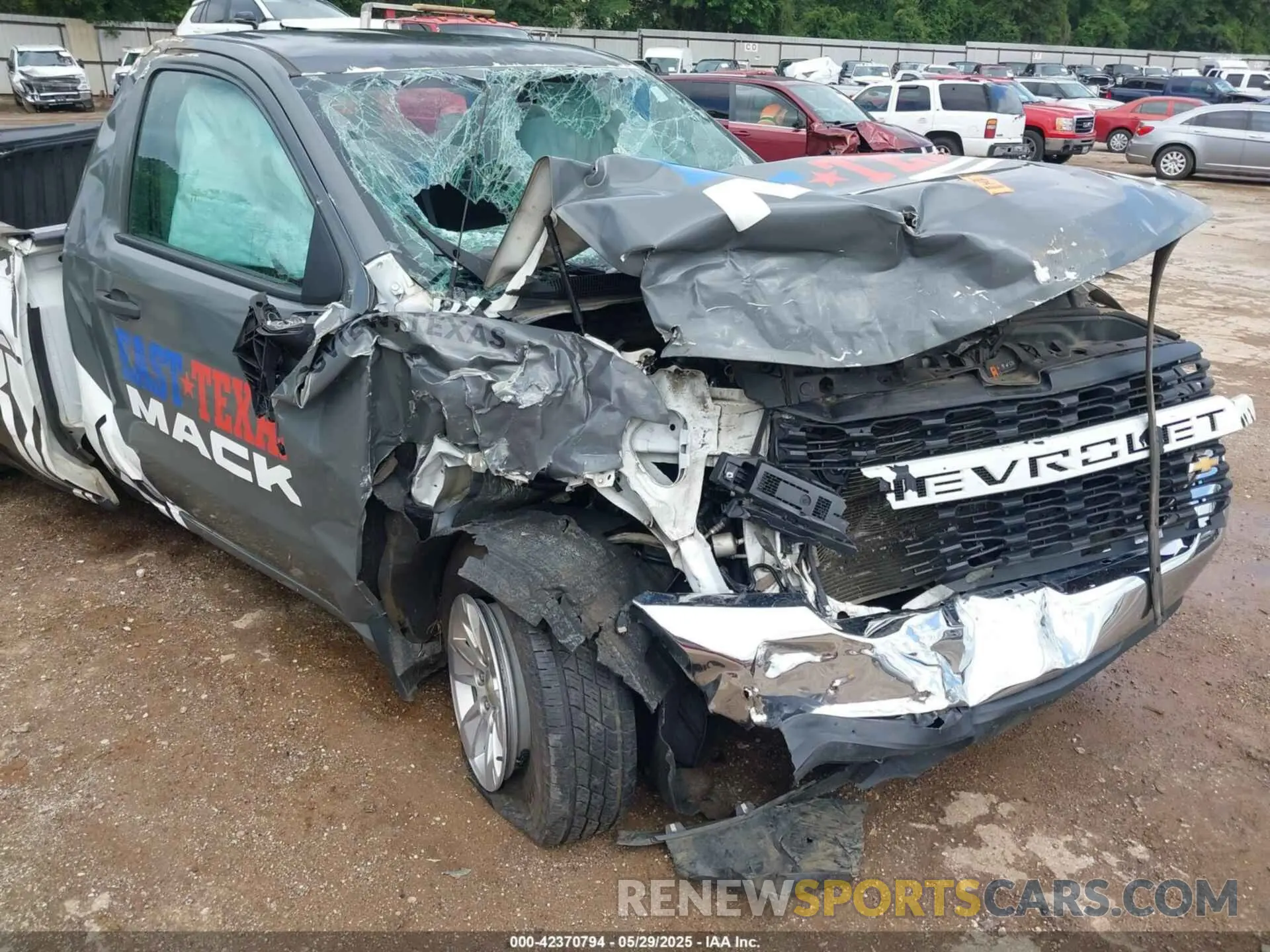 18 Photograph of a damaged car 3GCNWAEF0LG413382 CHEVROLET SILVERADO 1500 2020