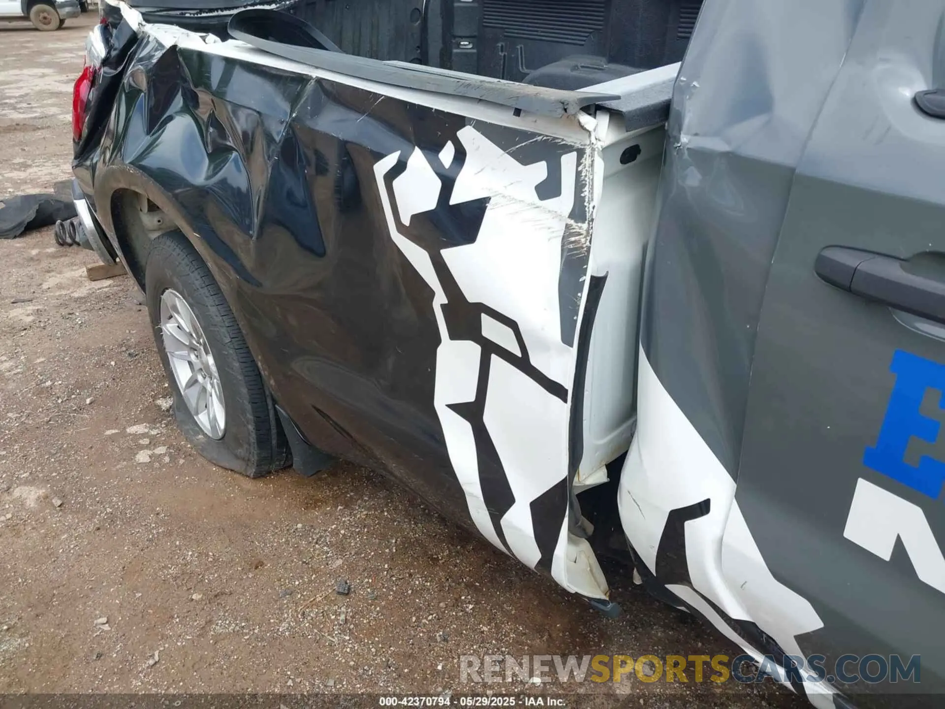 20 Photograph of a damaged car 3GCNWAEF0LG413382 CHEVROLET SILVERADO 1500 2020