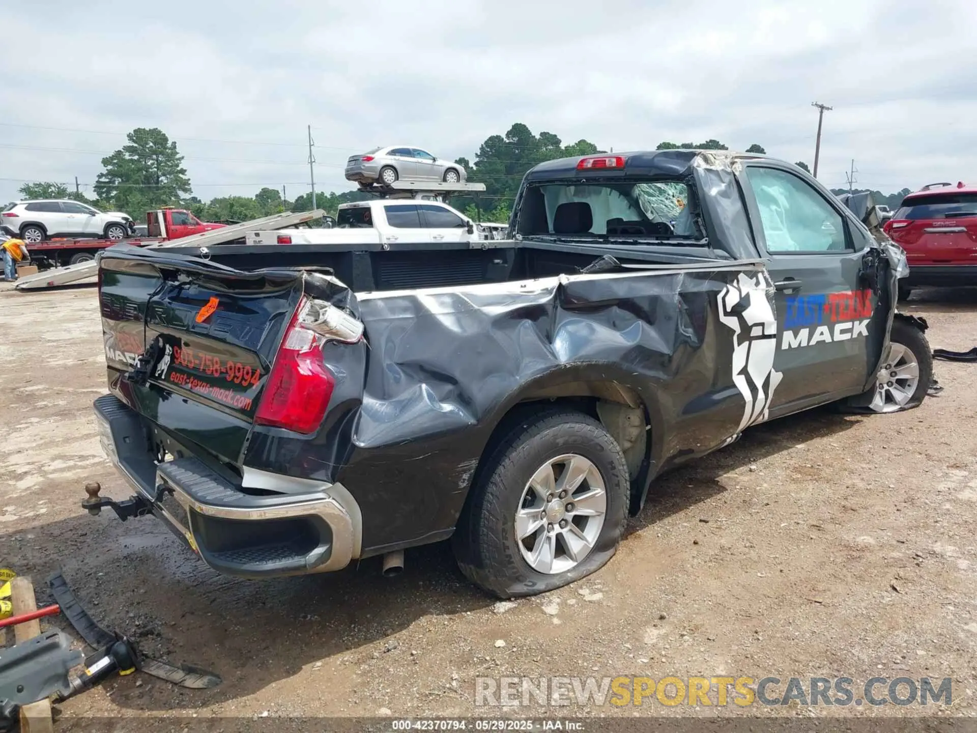 4 Photograph of a damaged car 3GCNWAEF0LG413382 CHEVROLET SILVERADO 1500 2020