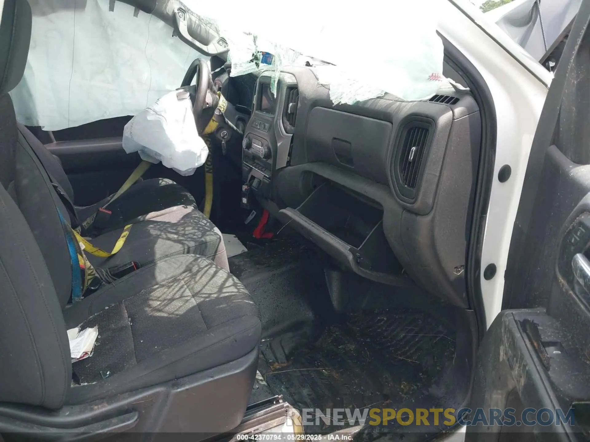 5 Photograph of a damaged car 3GCNWAEF0LG413382 CHEVROLET SILVERADO 1500 2020