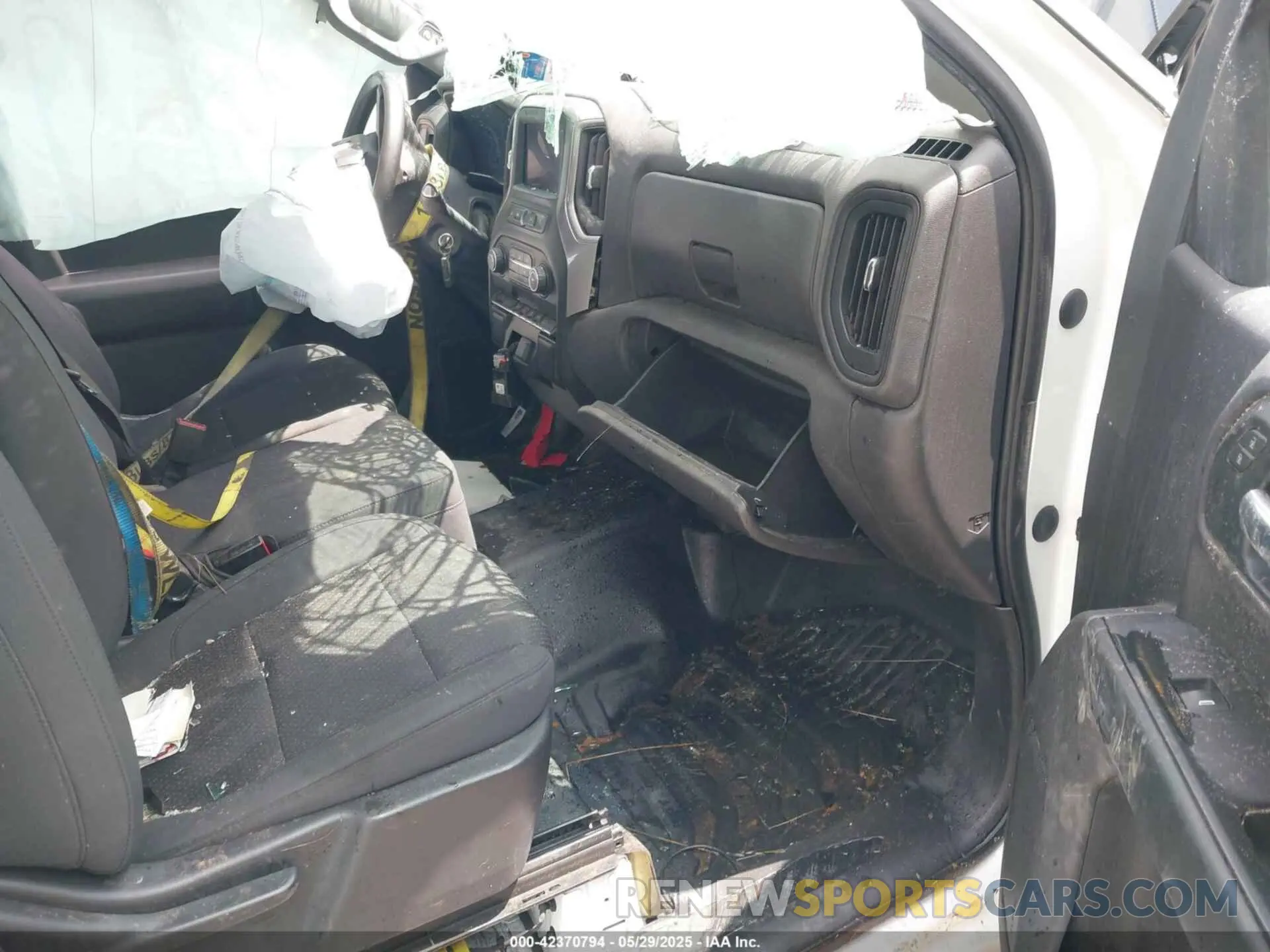 8 Photograph of a damaged car 3GCNWAEF0LG413382 CHEVROLET SILVERADO 1500 2020